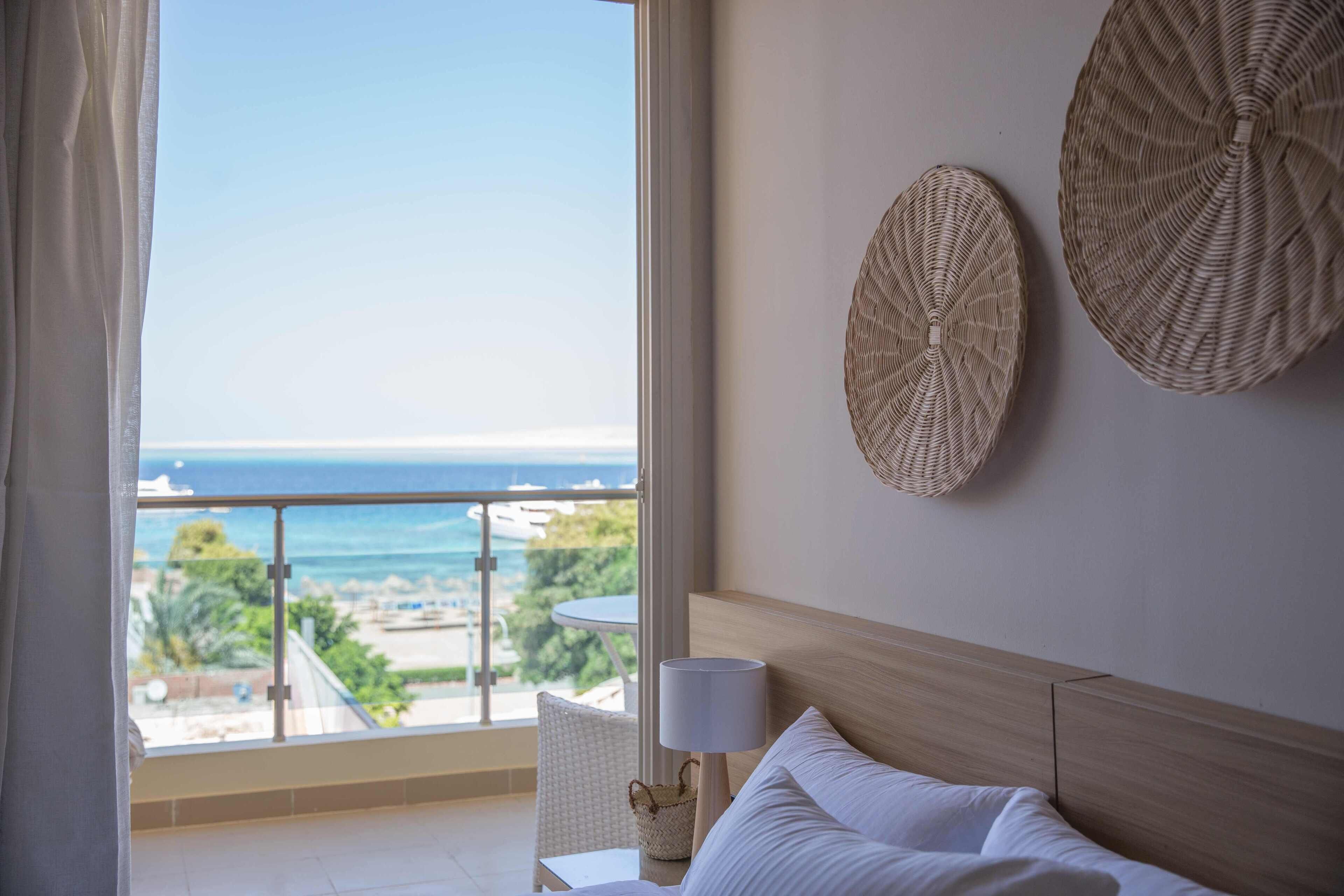 Redcon Suites 3*