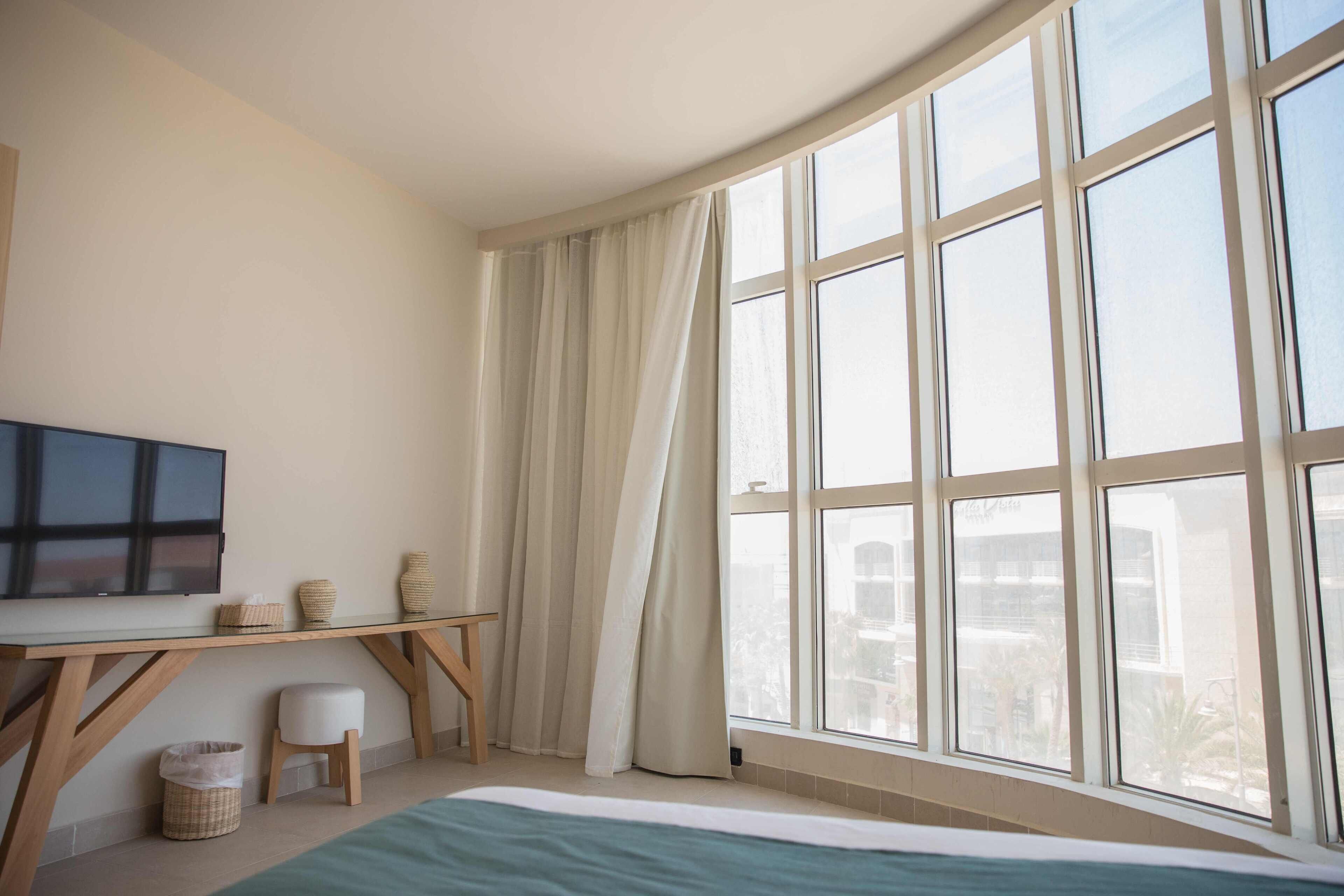 Redcon Suites 3*