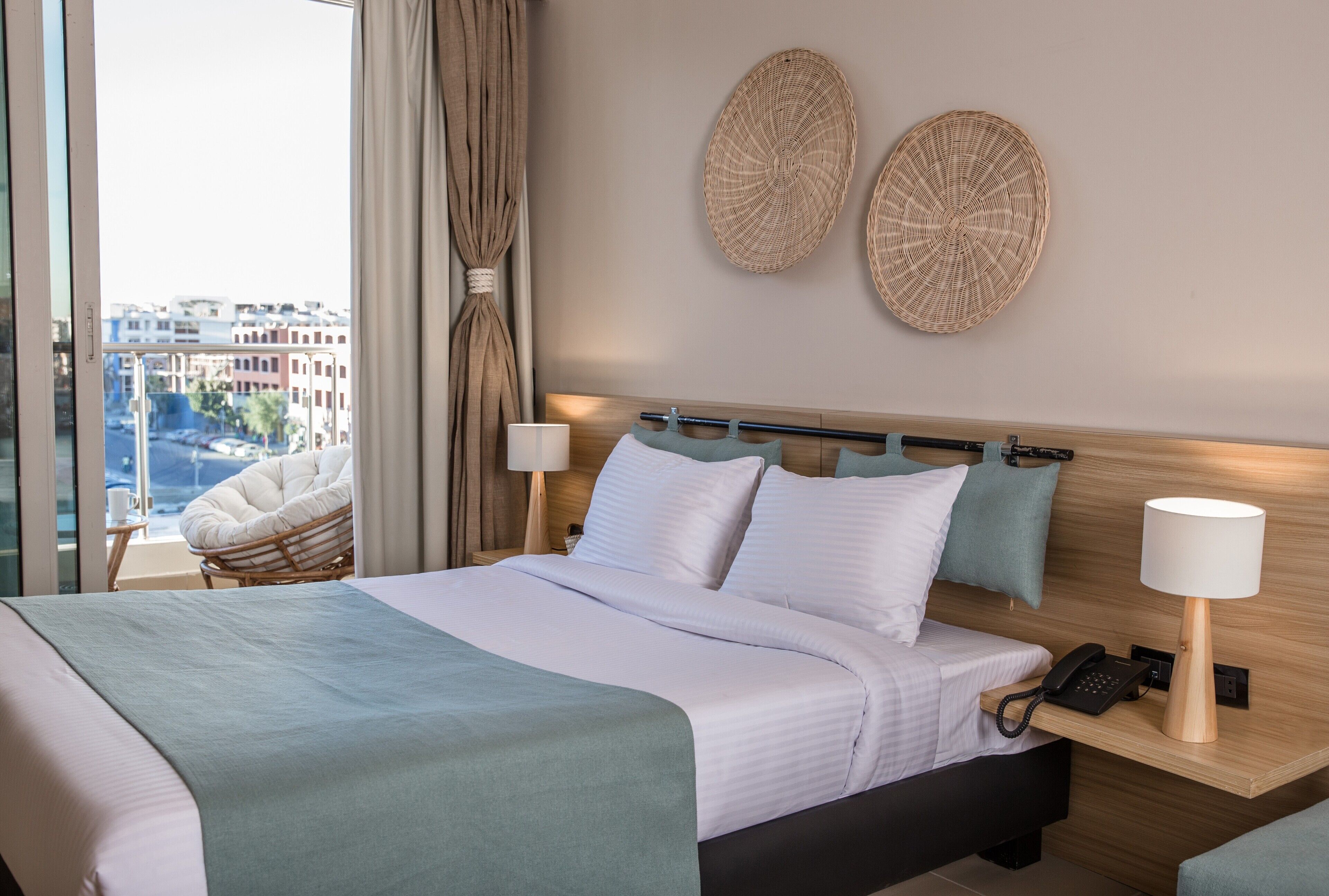 Redcon Suites 3*