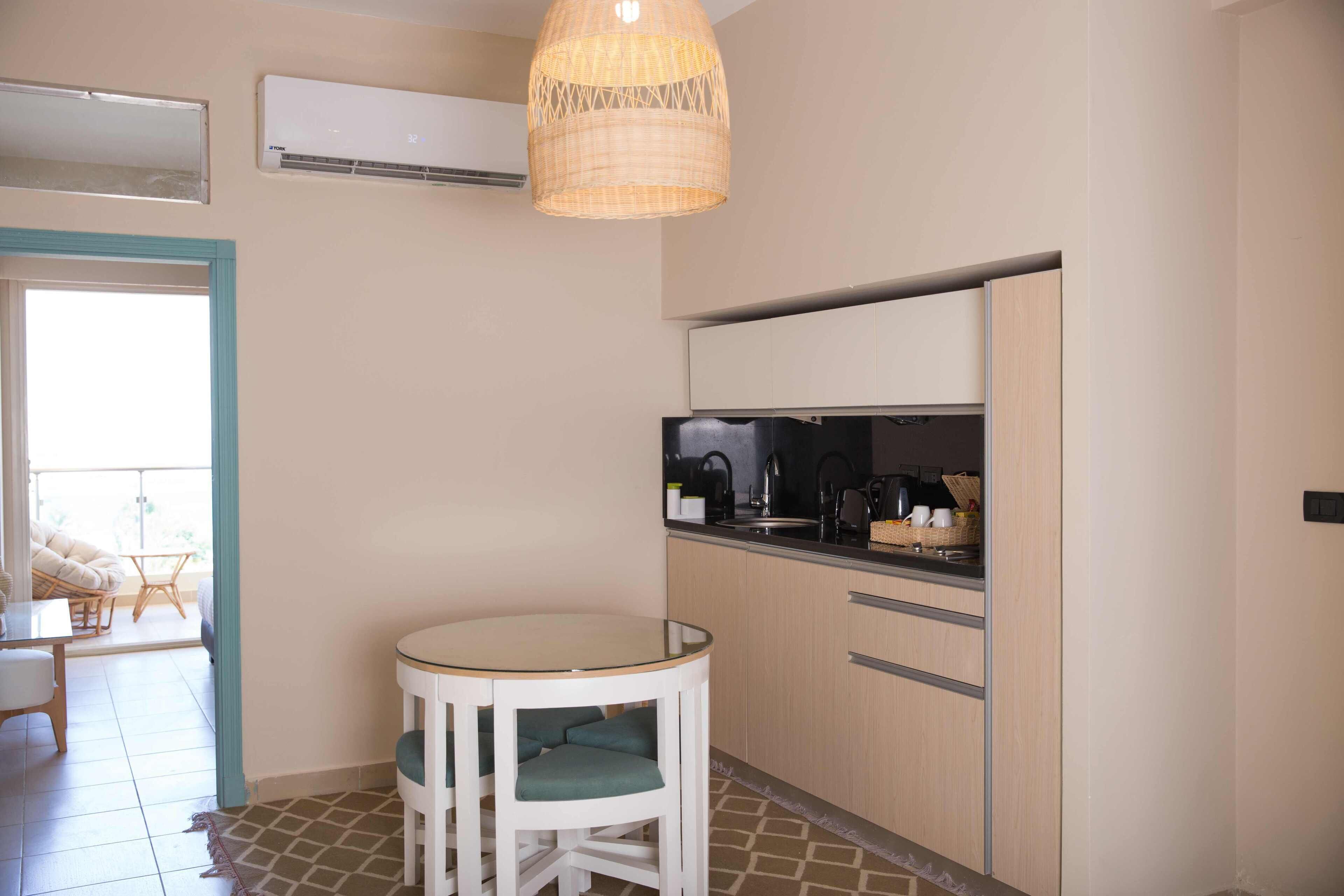 Redcon Suites 3*