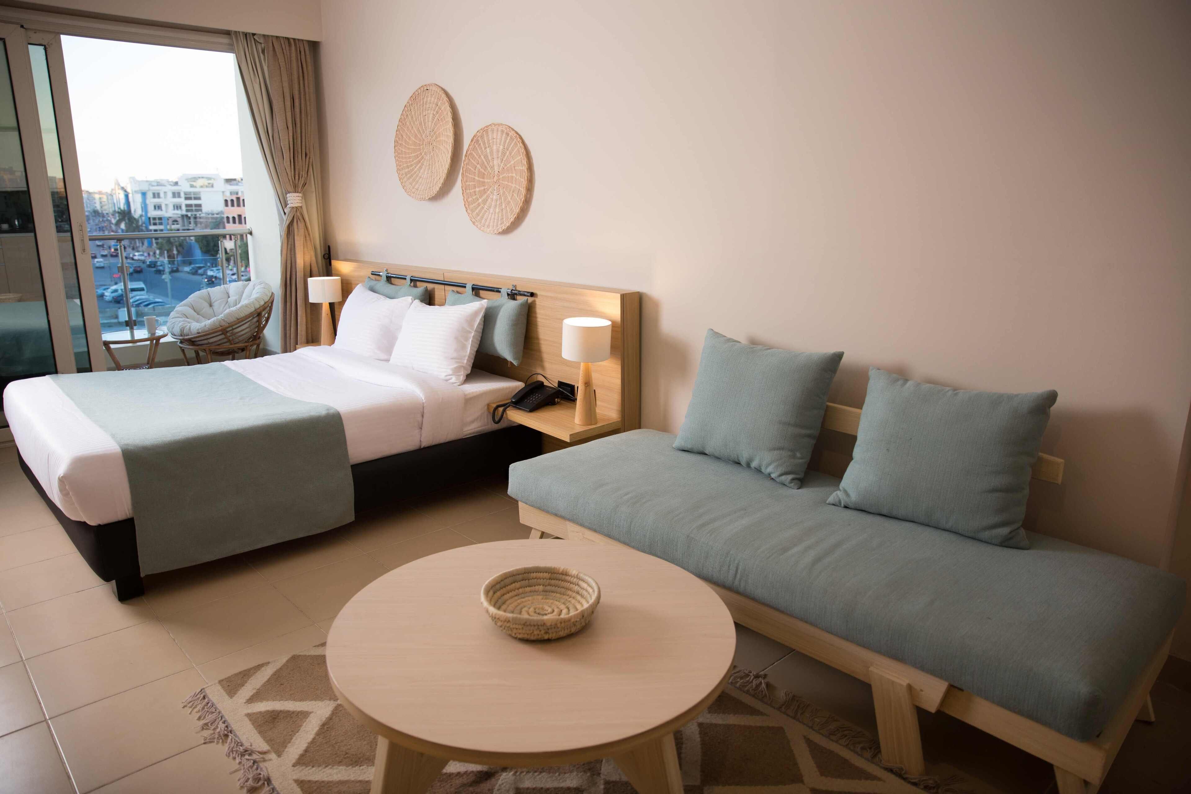 Redcon Suites 3*