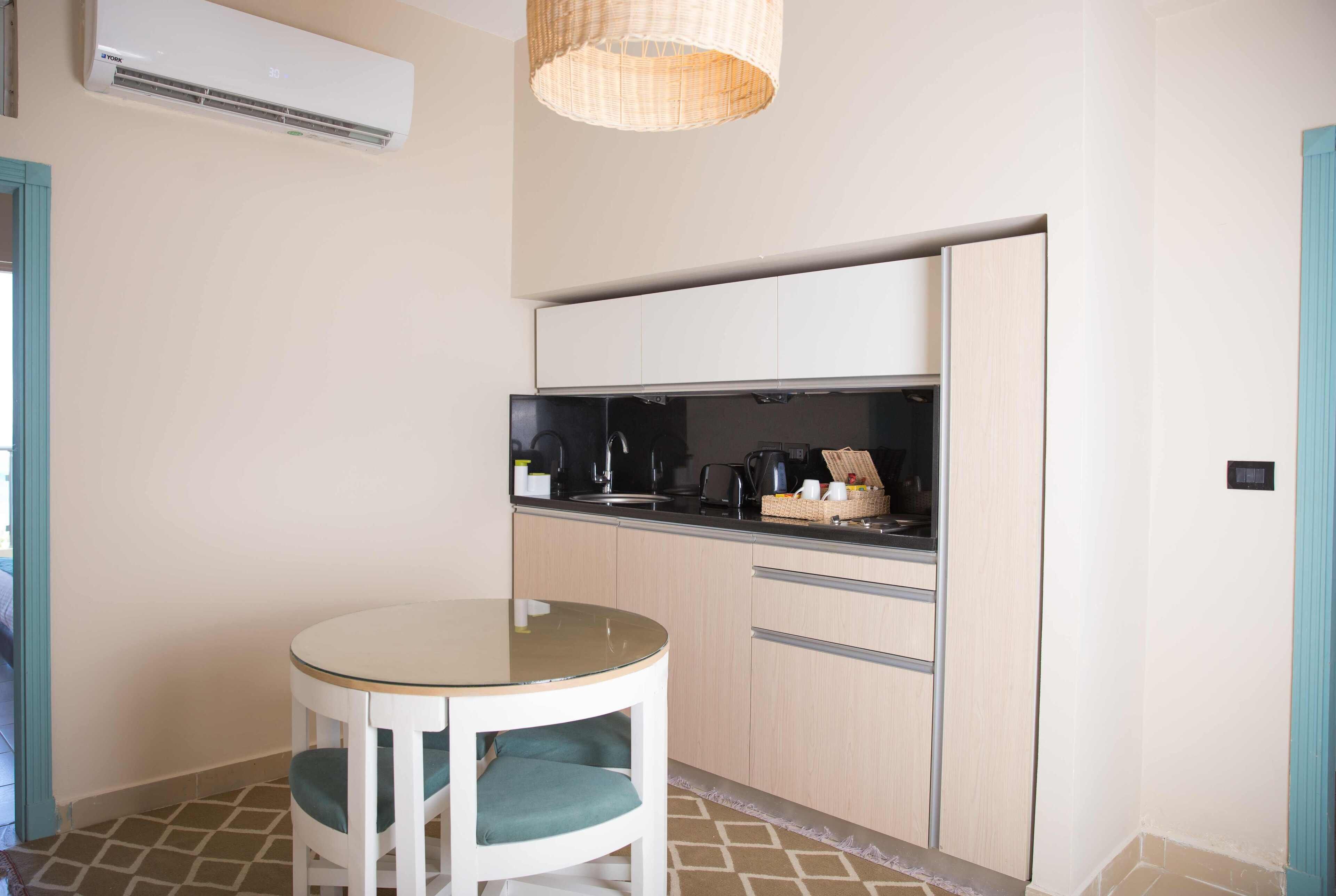 Redcon Suites 3*