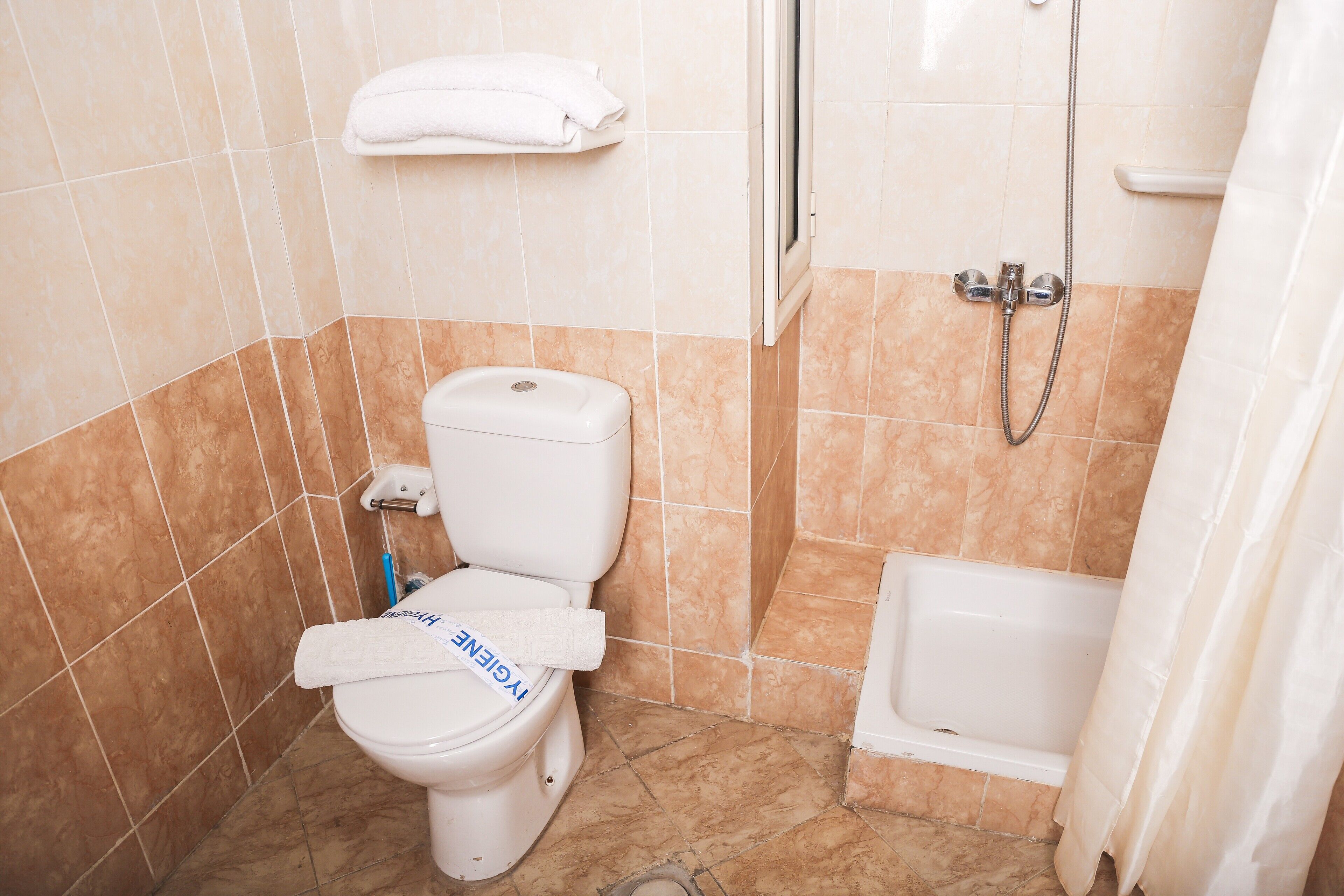 Redcon Suites 3*