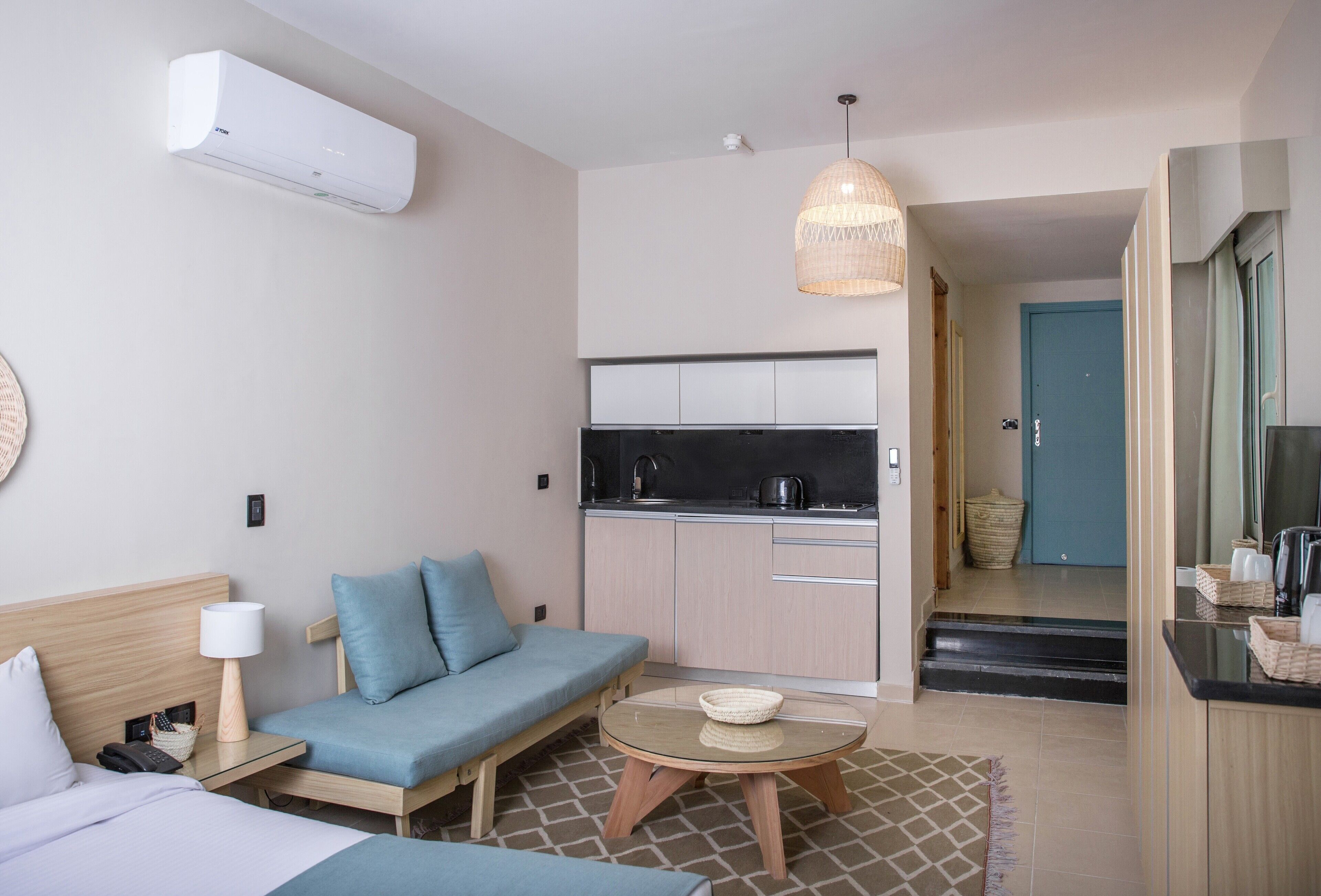 Redcon Suites 3*