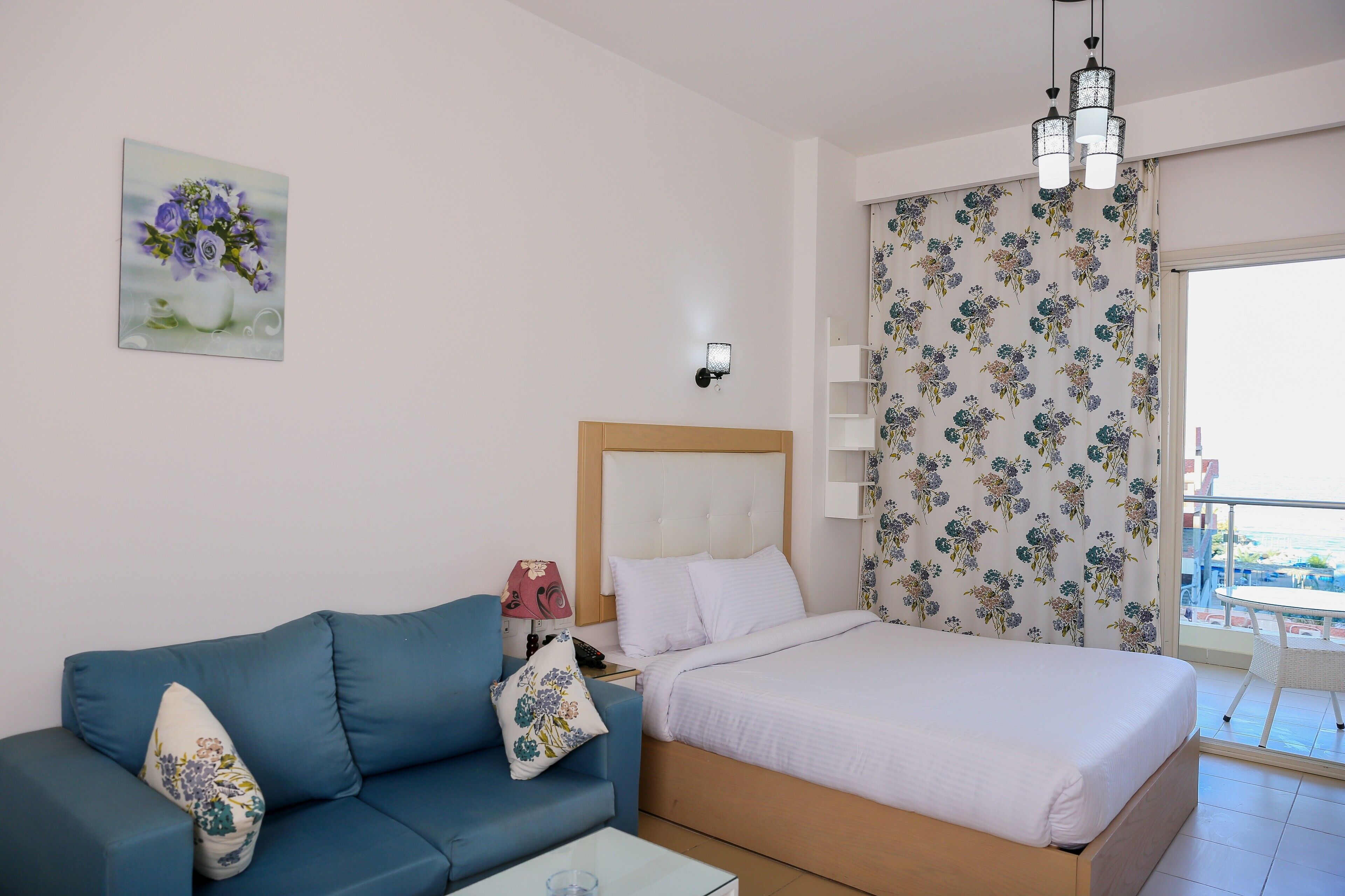Redcon Suites 3*