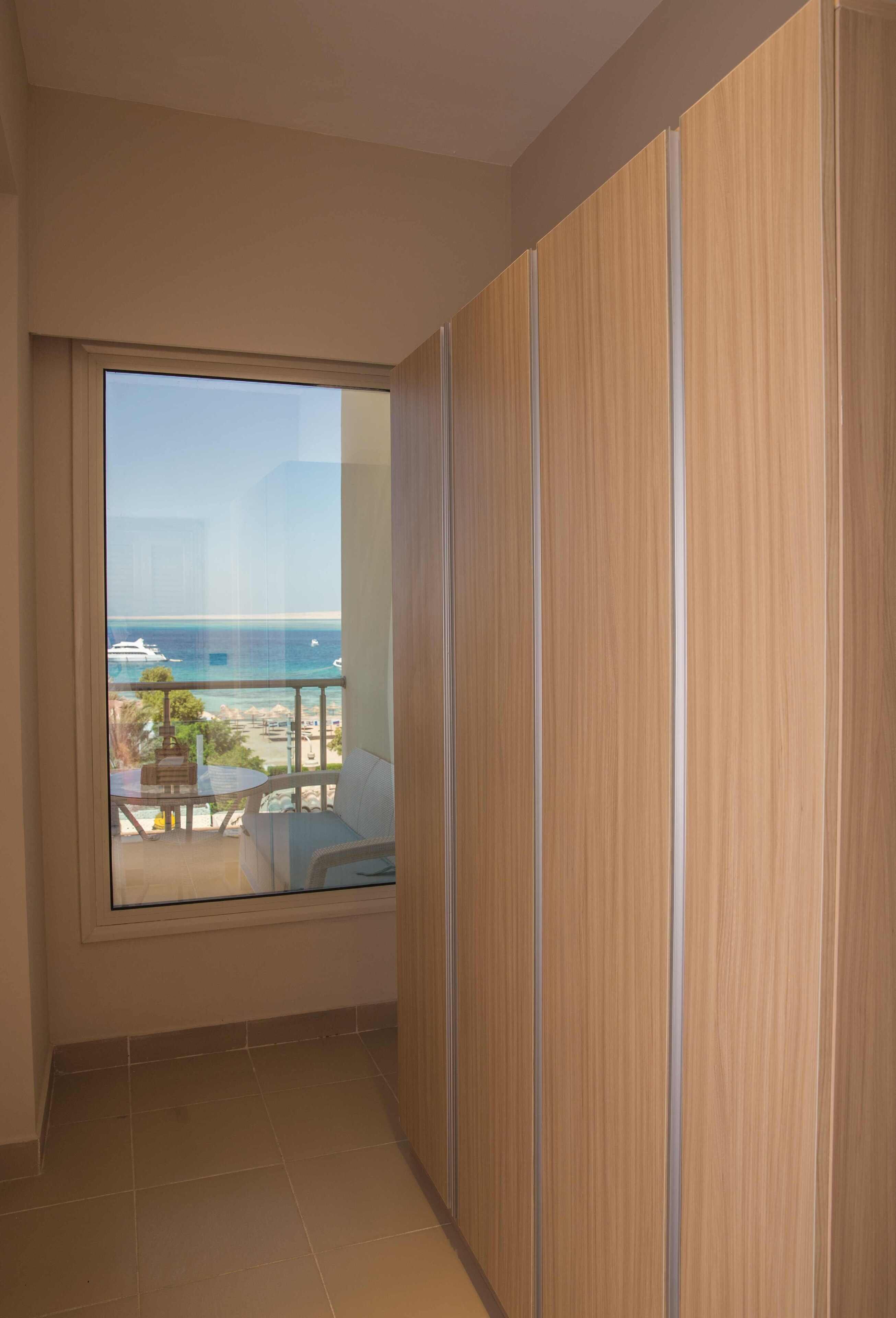 Redcon Suites 3*