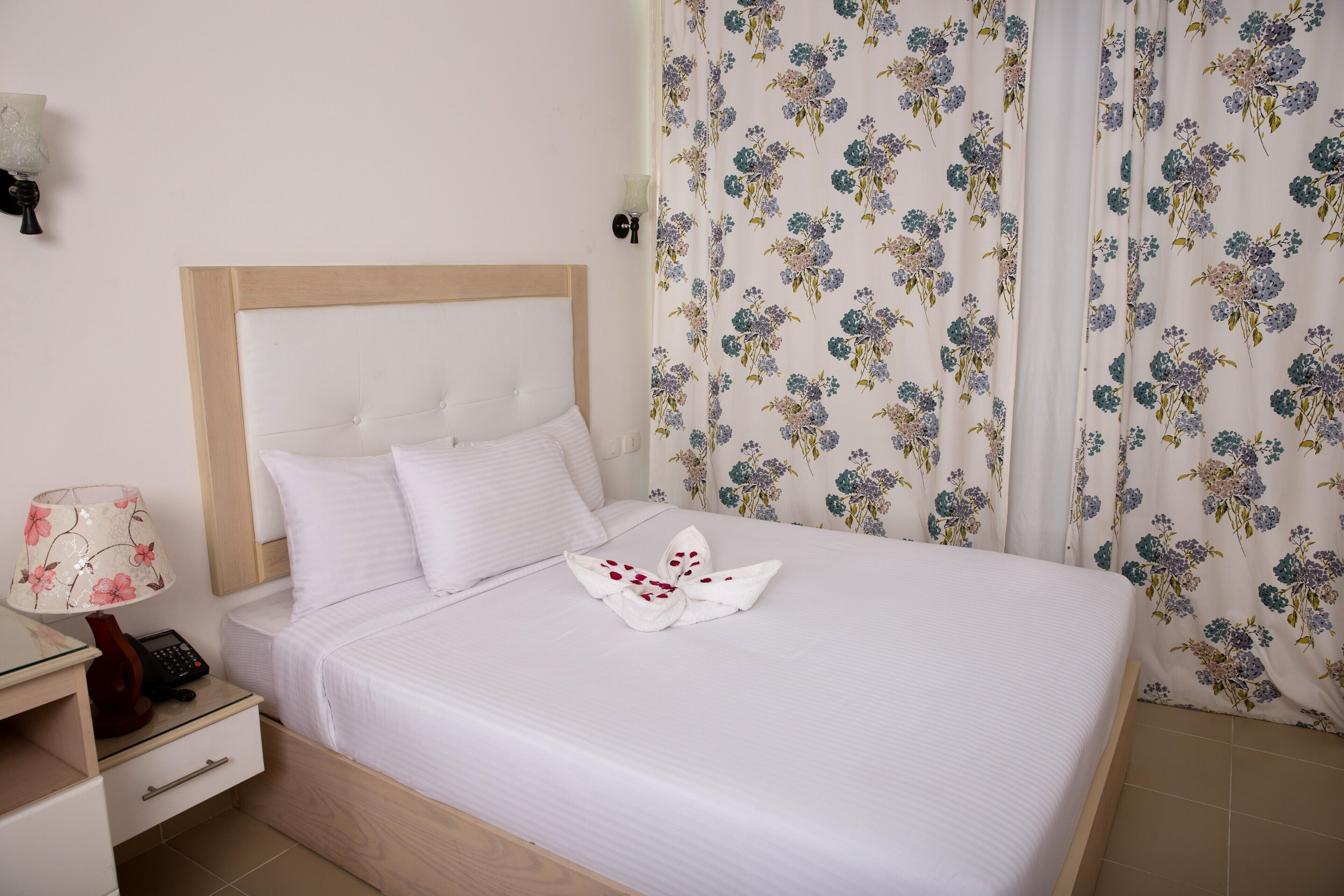 Redcon Suites 3*