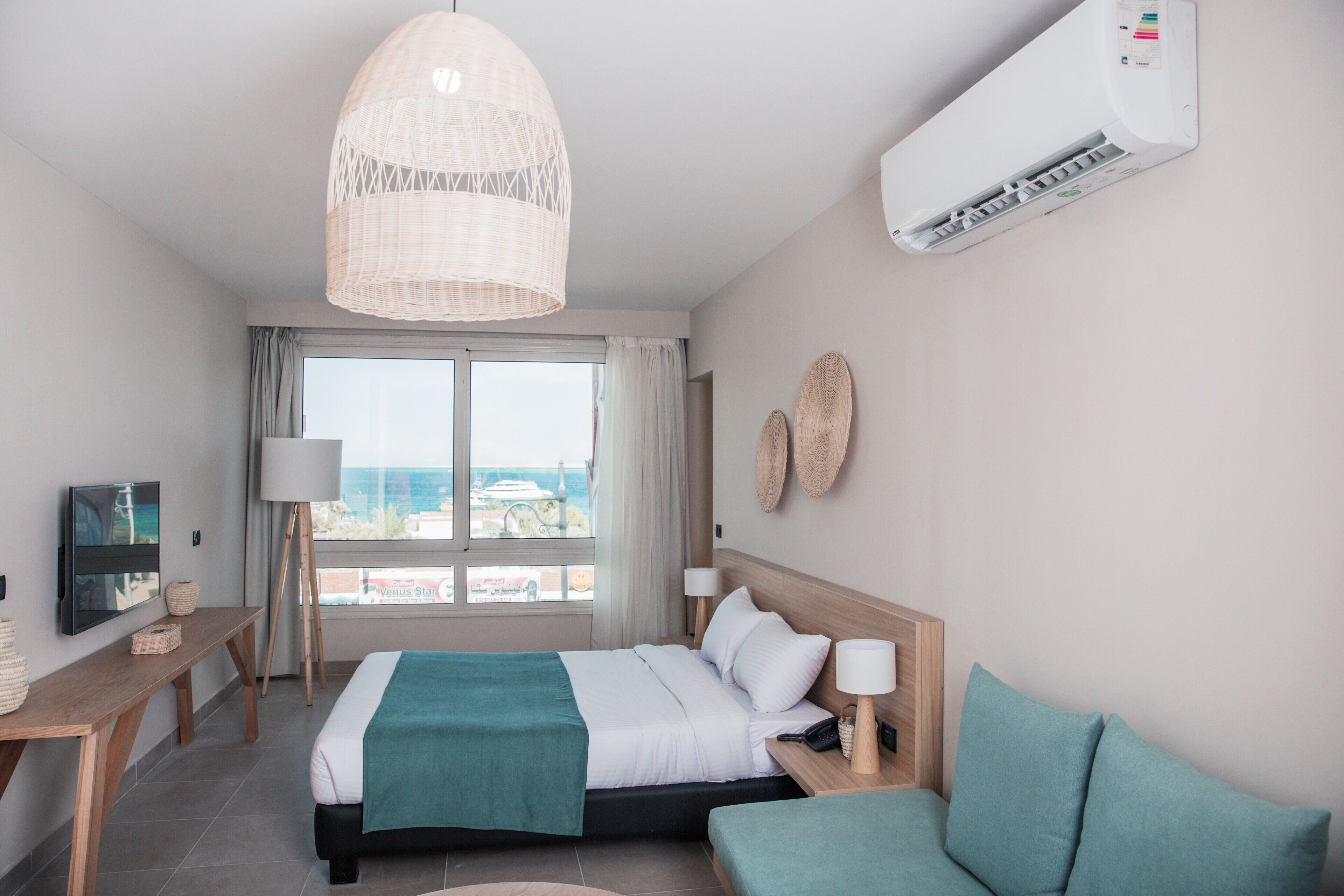 Redcon Suites 3*