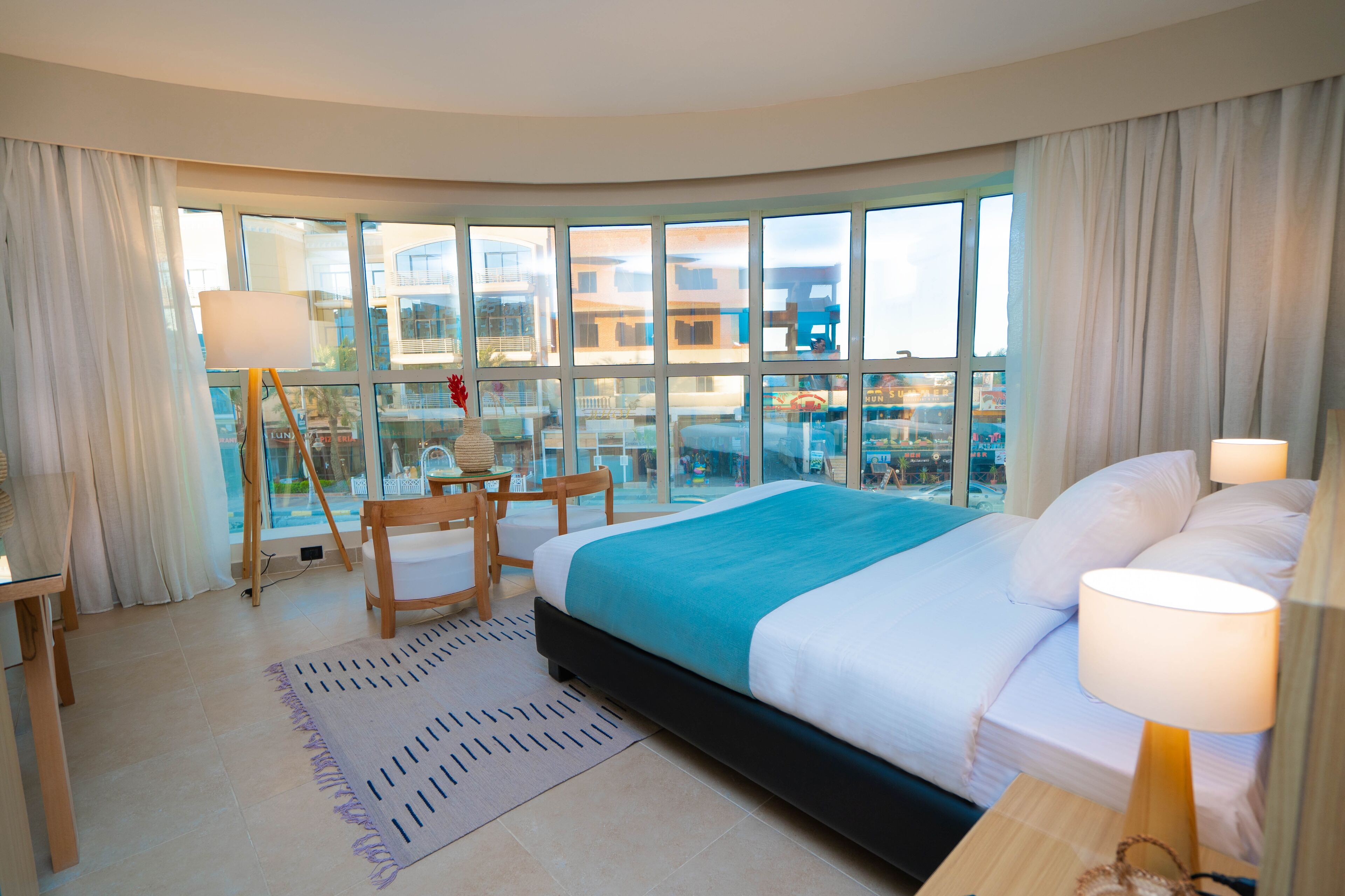 Redcon Suites 3*