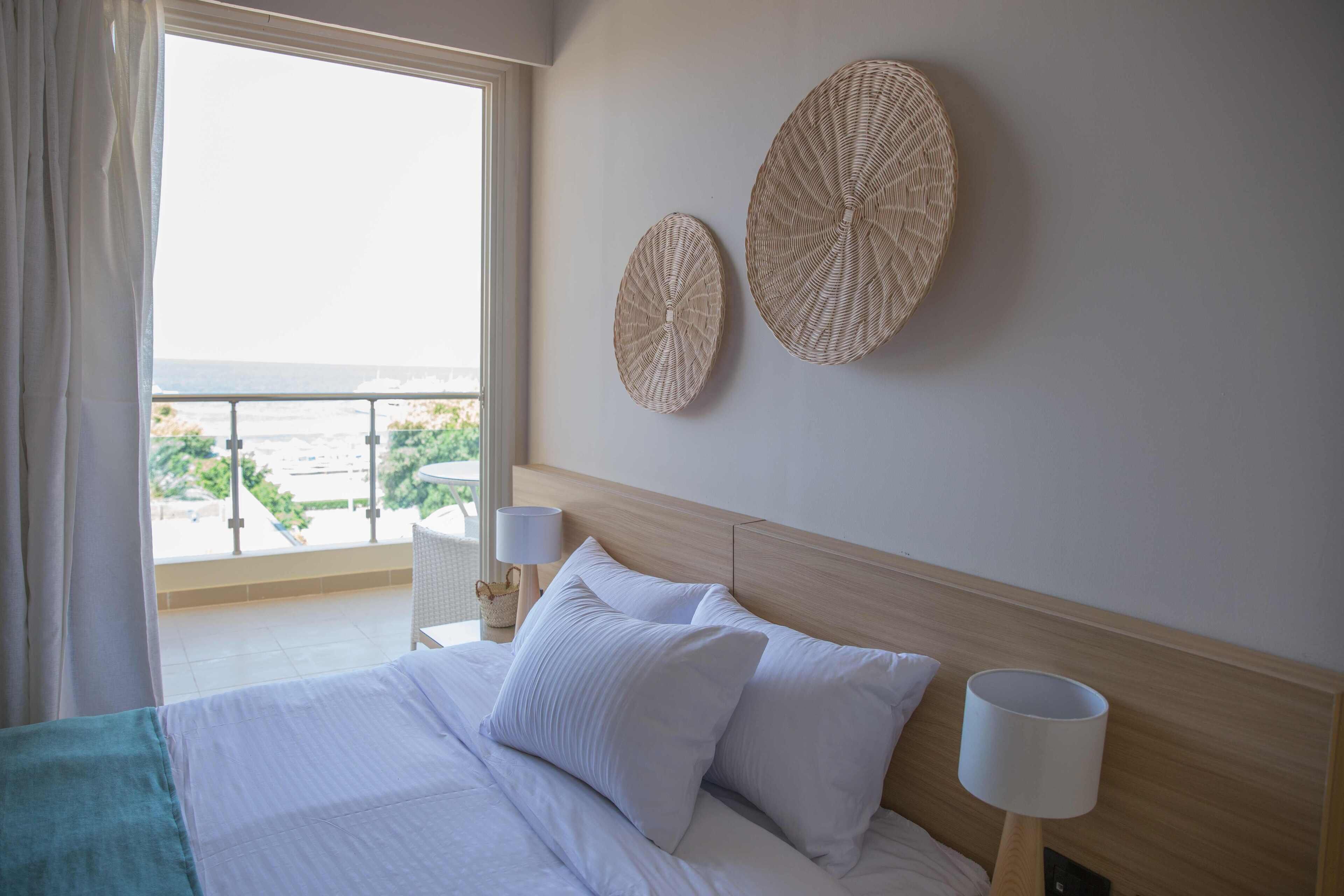 Redcon Suites 3*