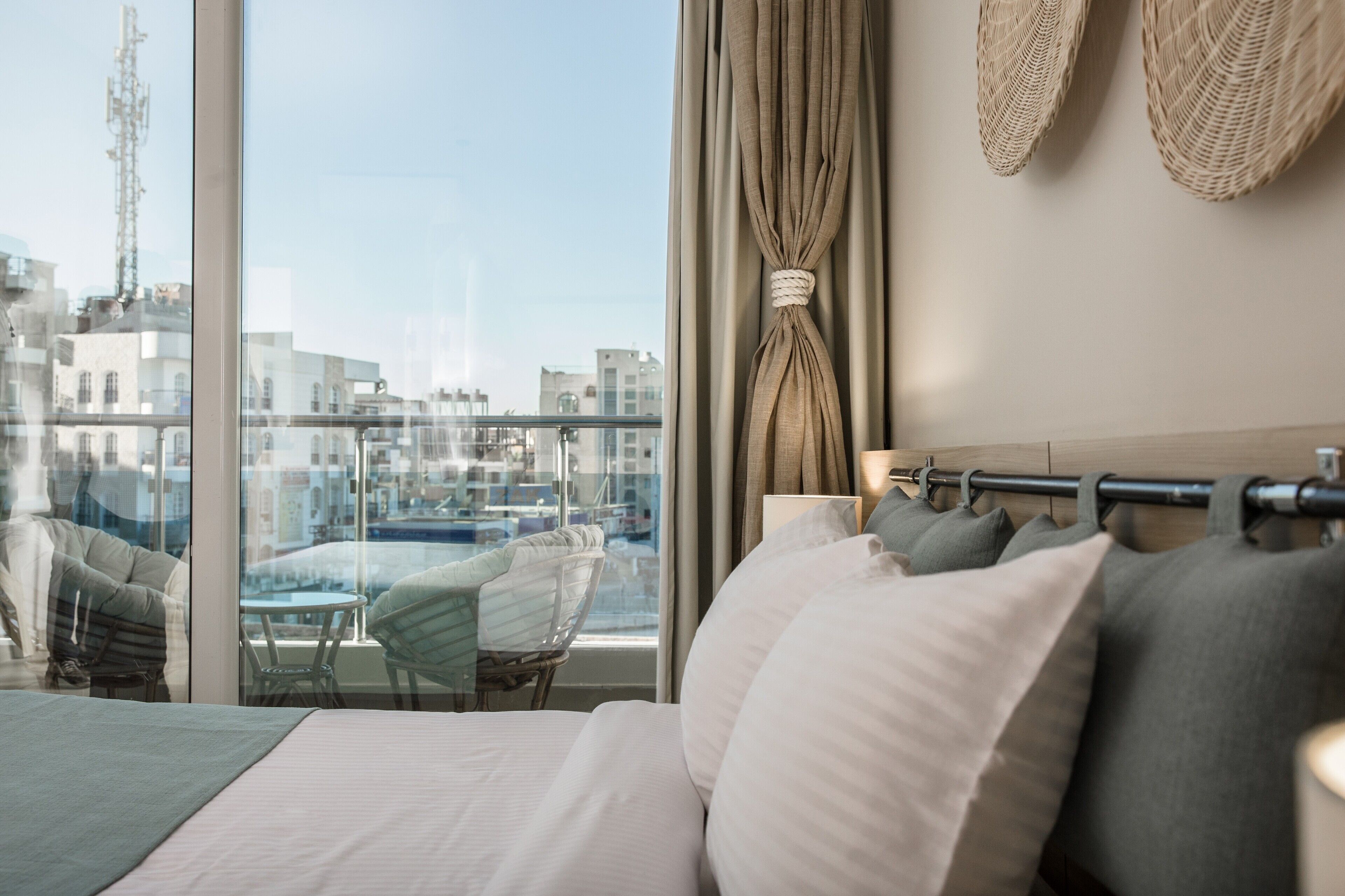 Redcon Suites 3*