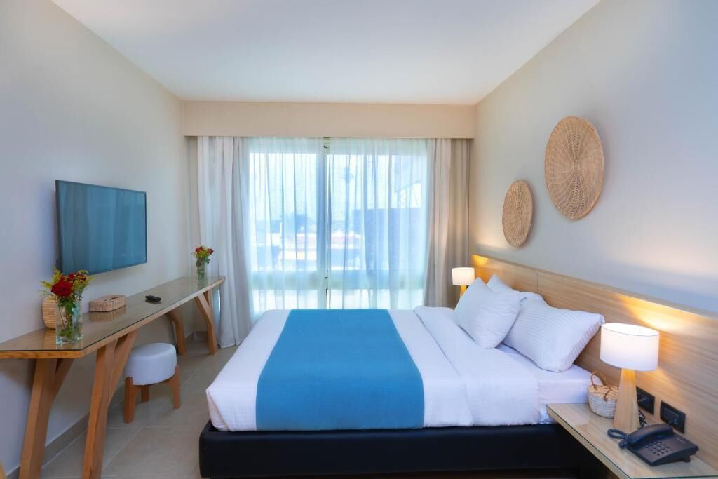 Redcon Suites 3*