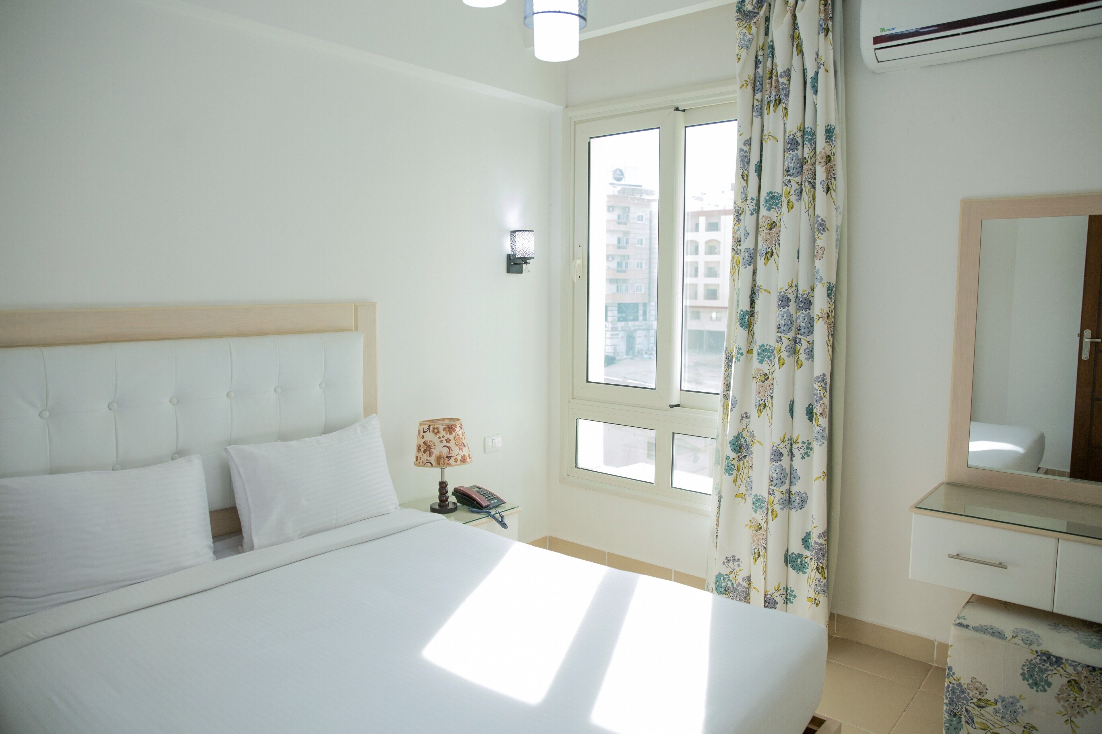 Redcon Suites 3*