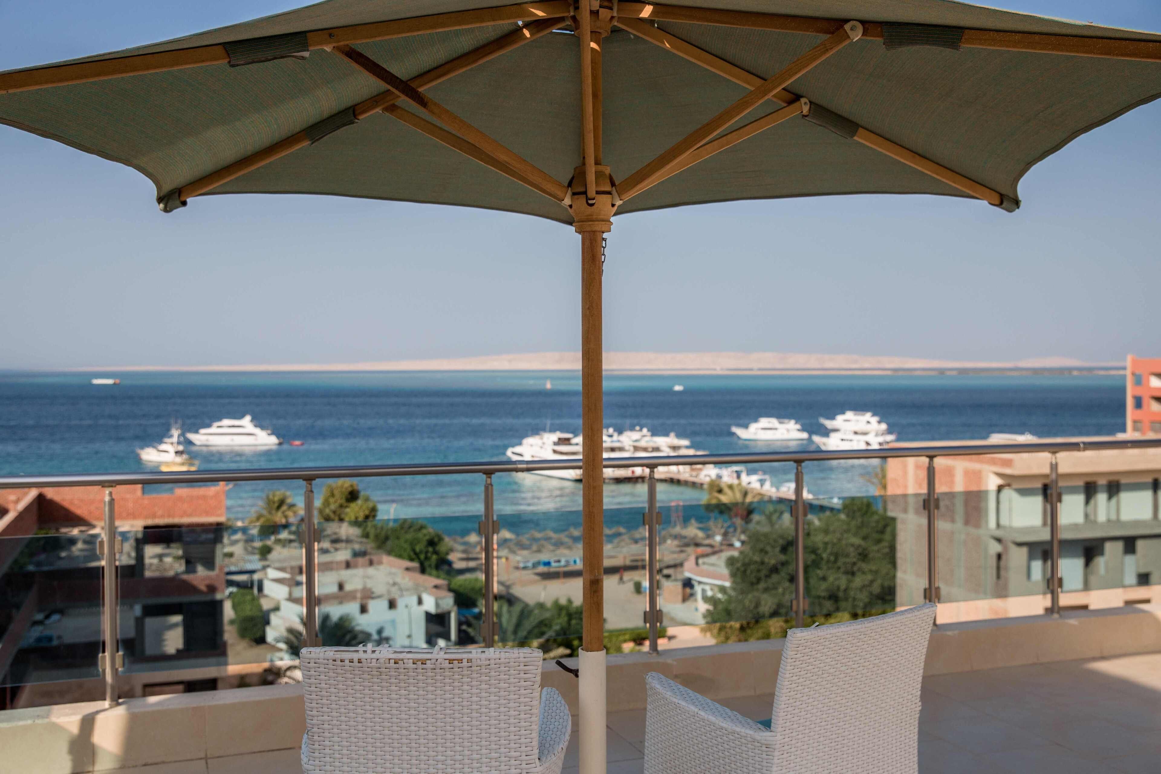 Redcon Suites 3*