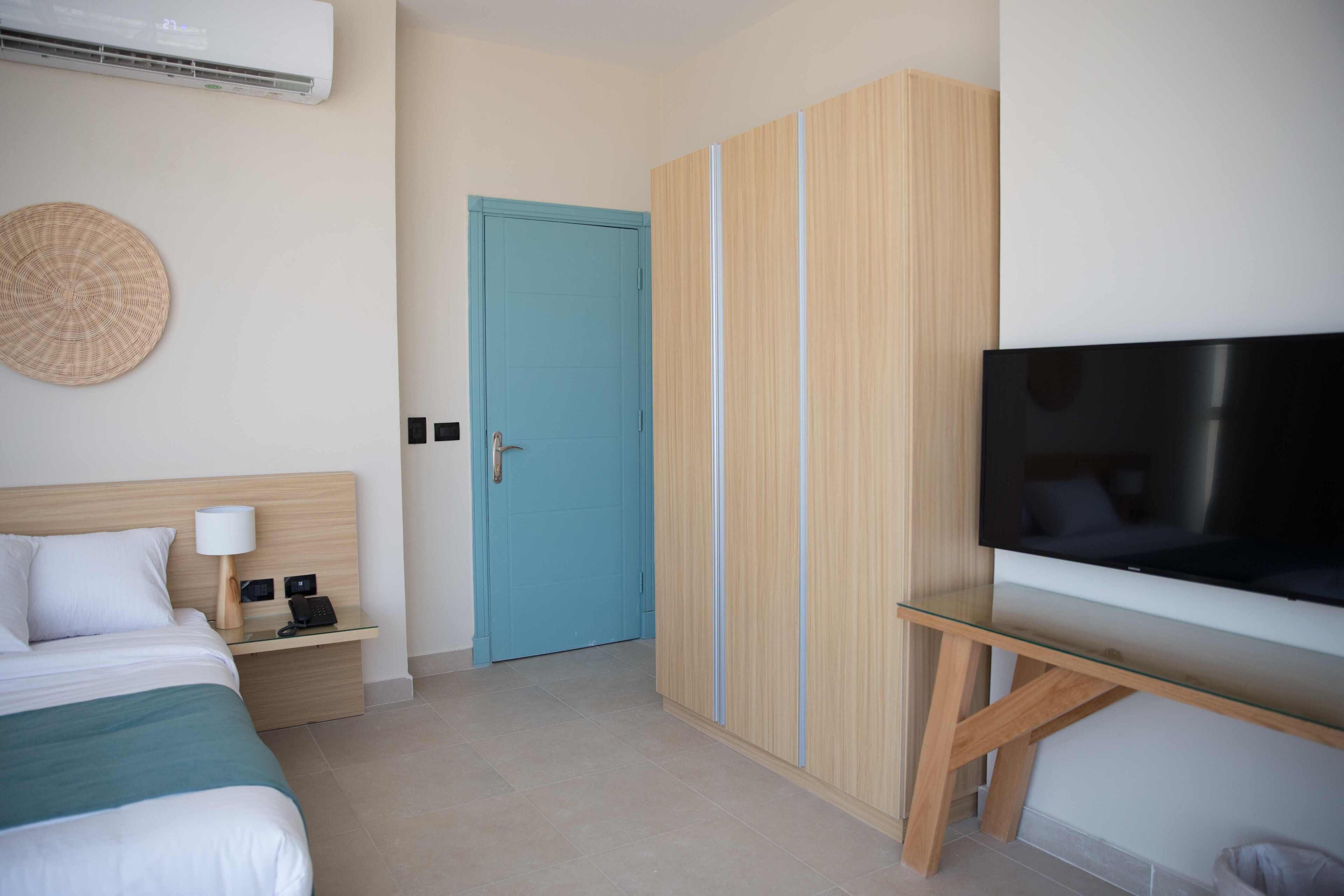 Redcon Suites 3*