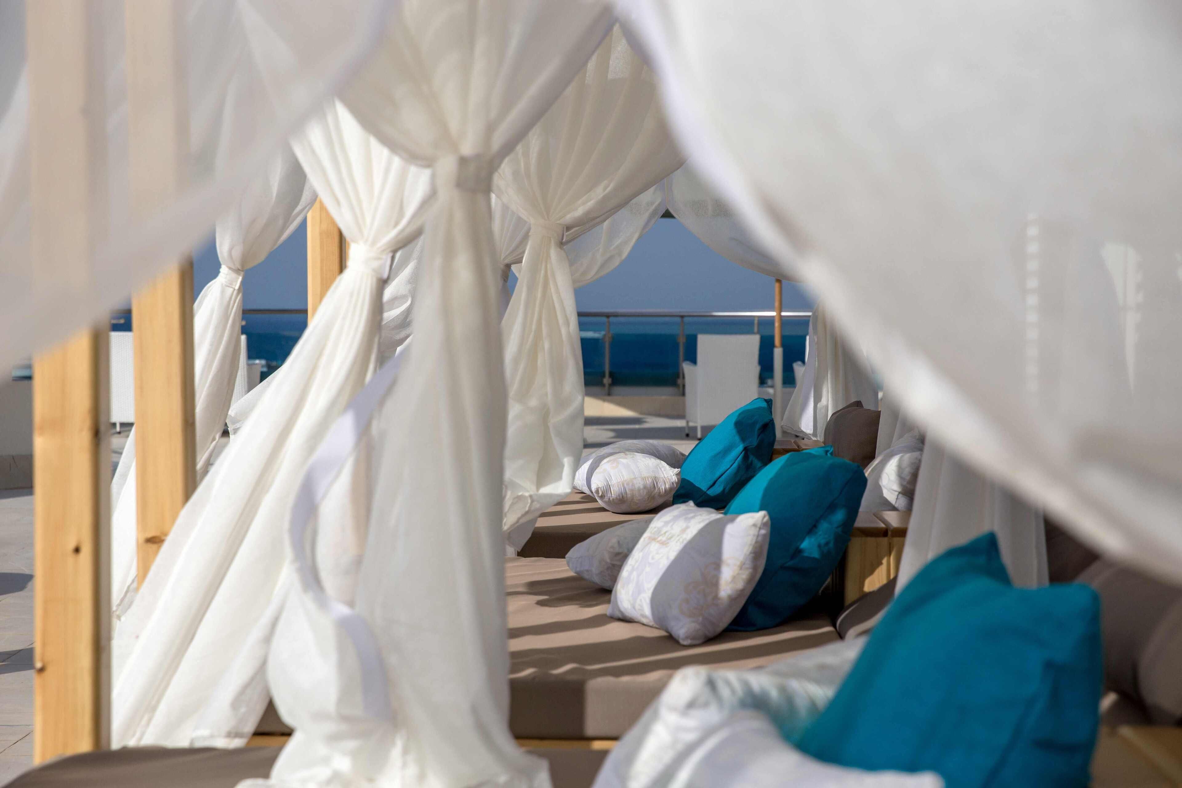 Redcon Suites 3*