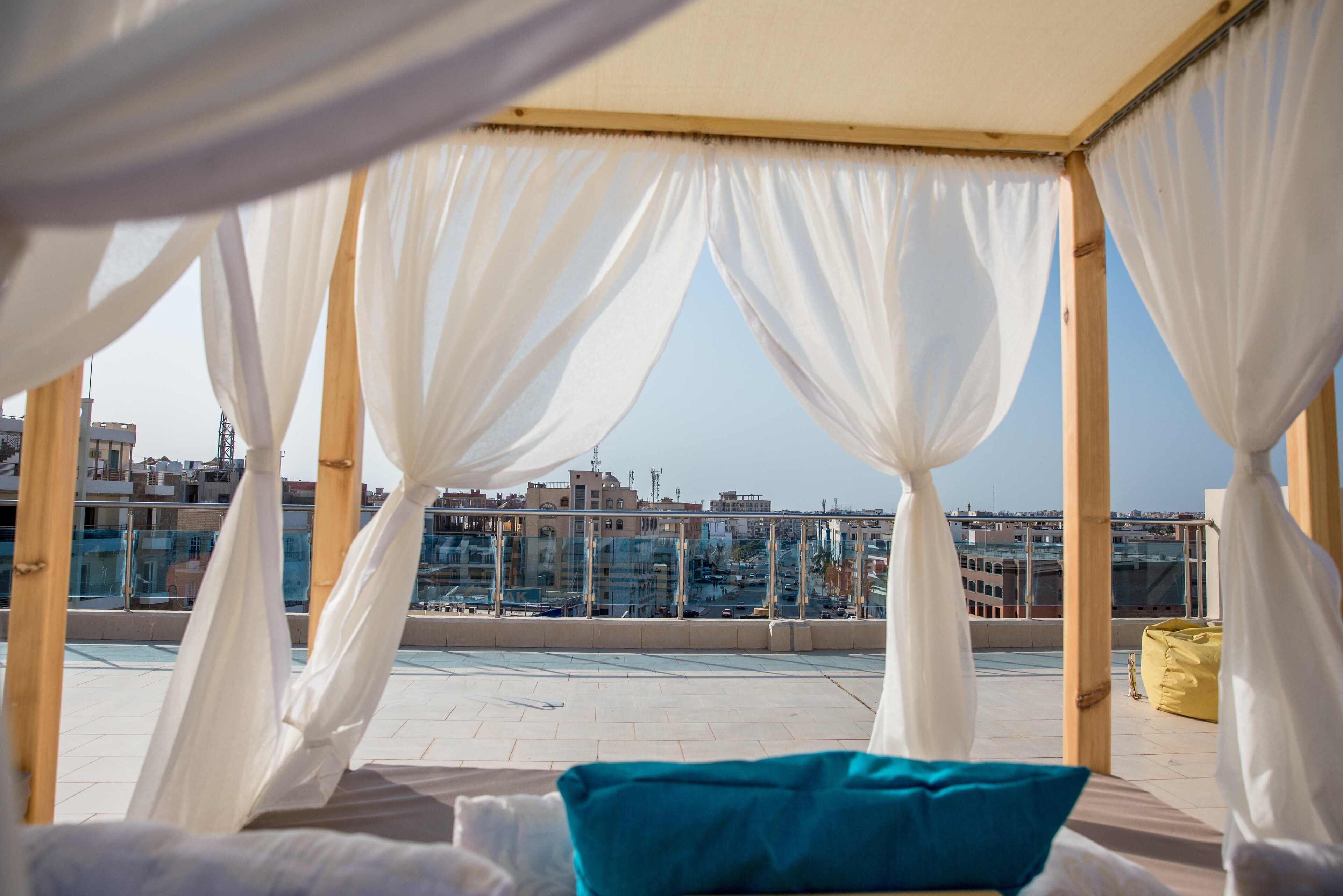 Redcon Suites 3*