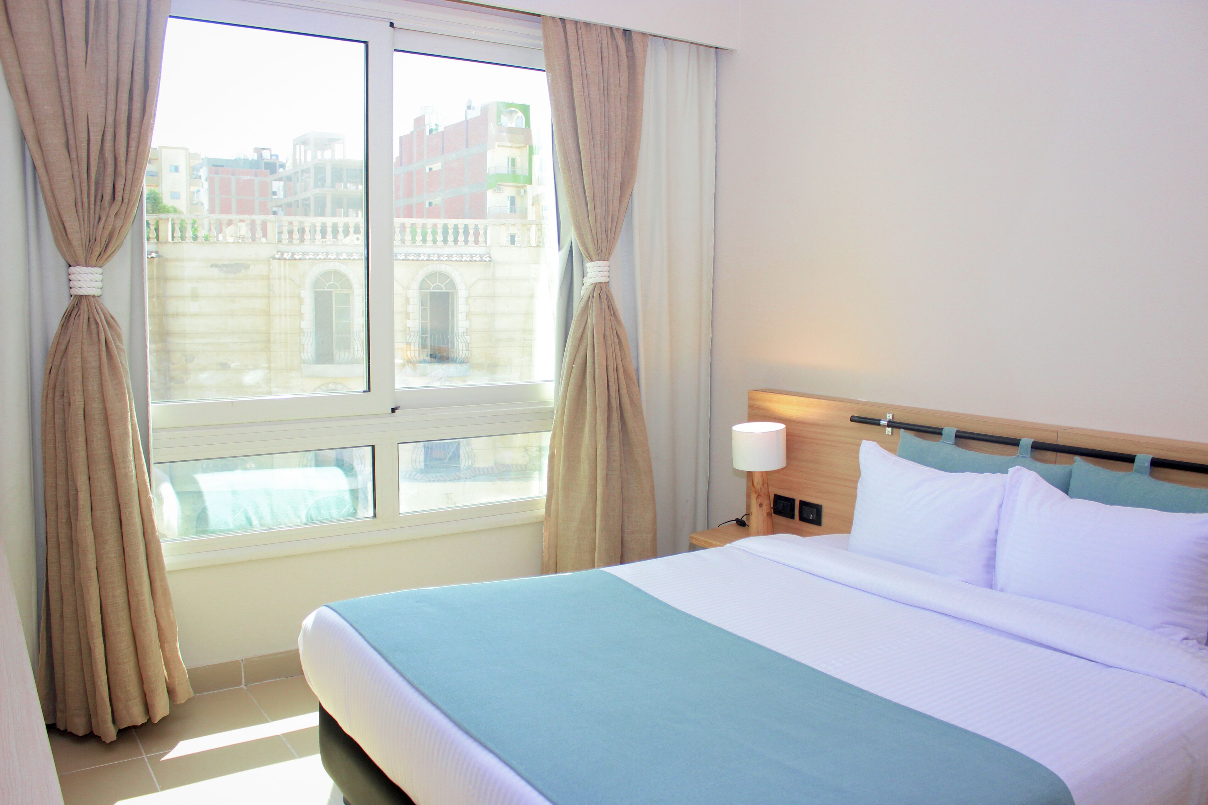Redcon Suites 3*