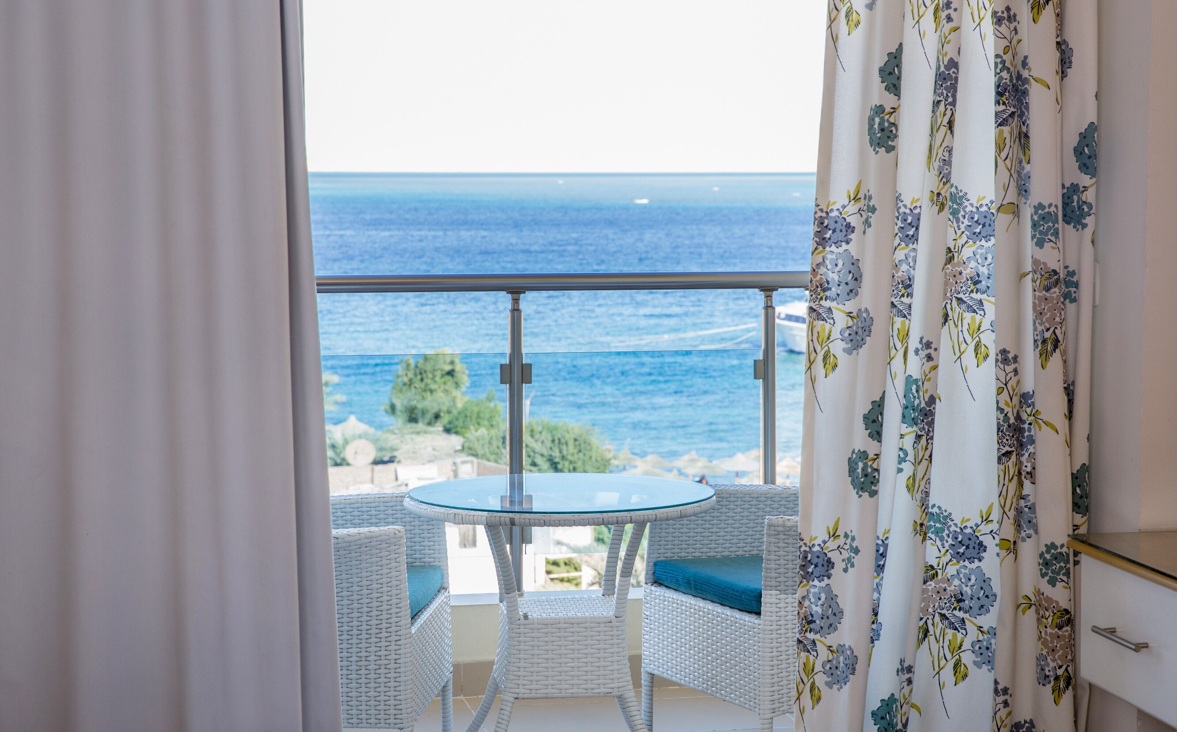 Redcon Suites 3*