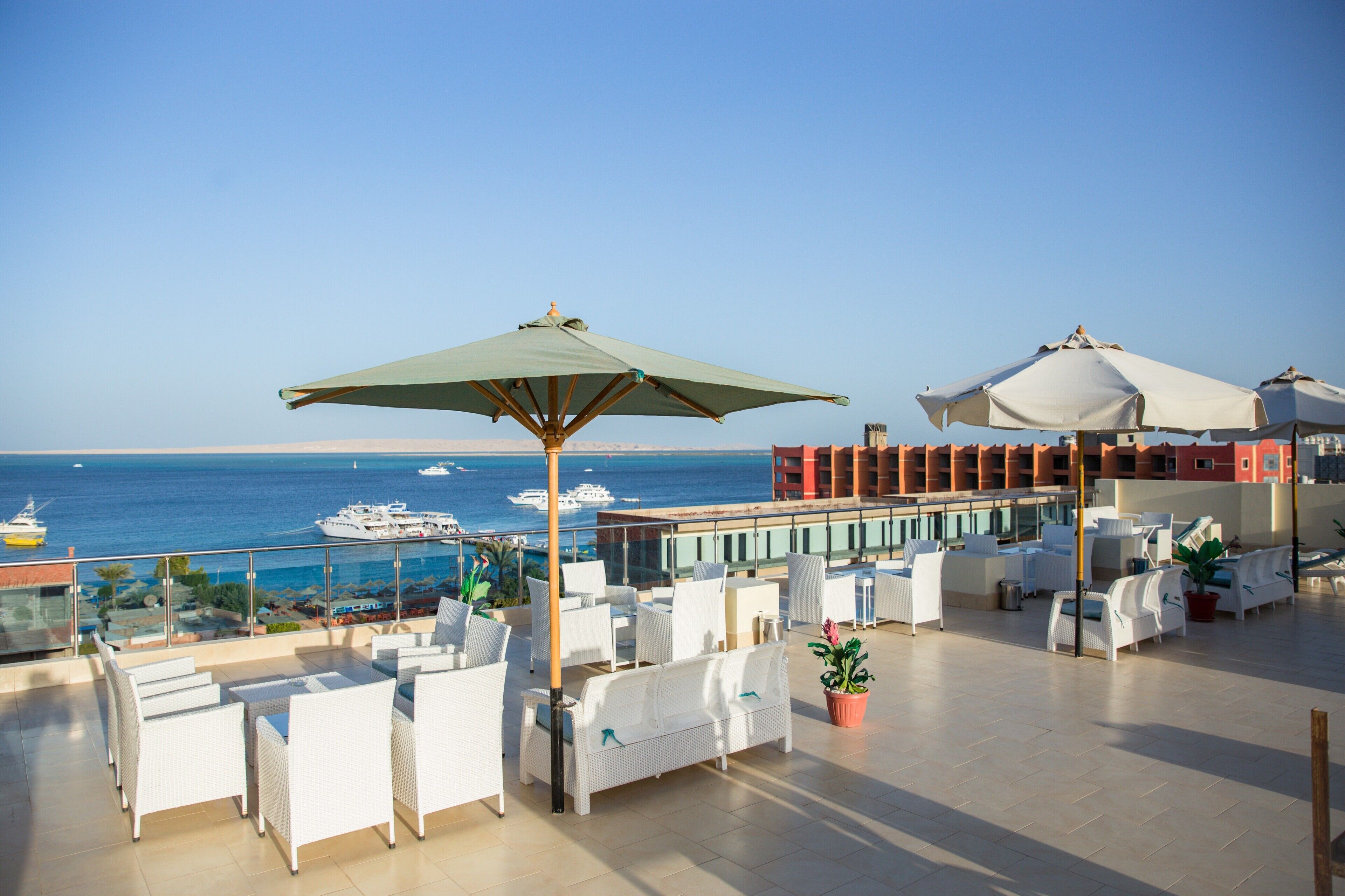 Redcon Suites 3*