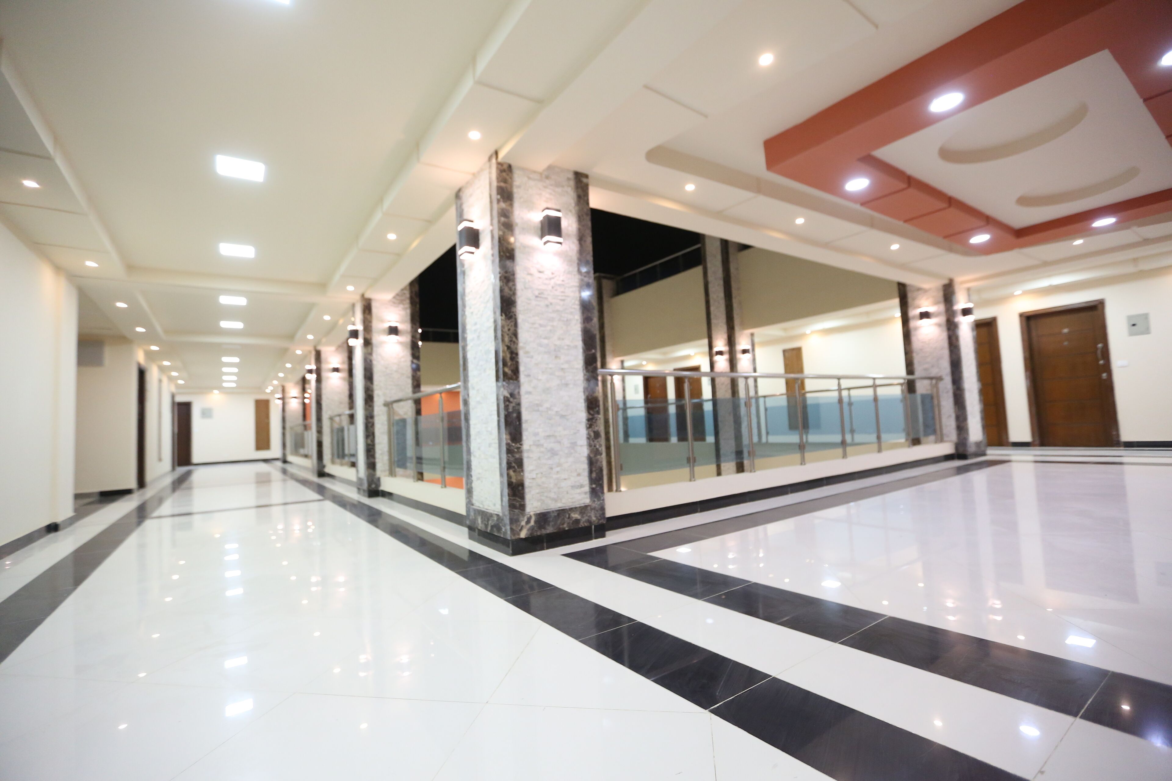 Redcon Suites 3*