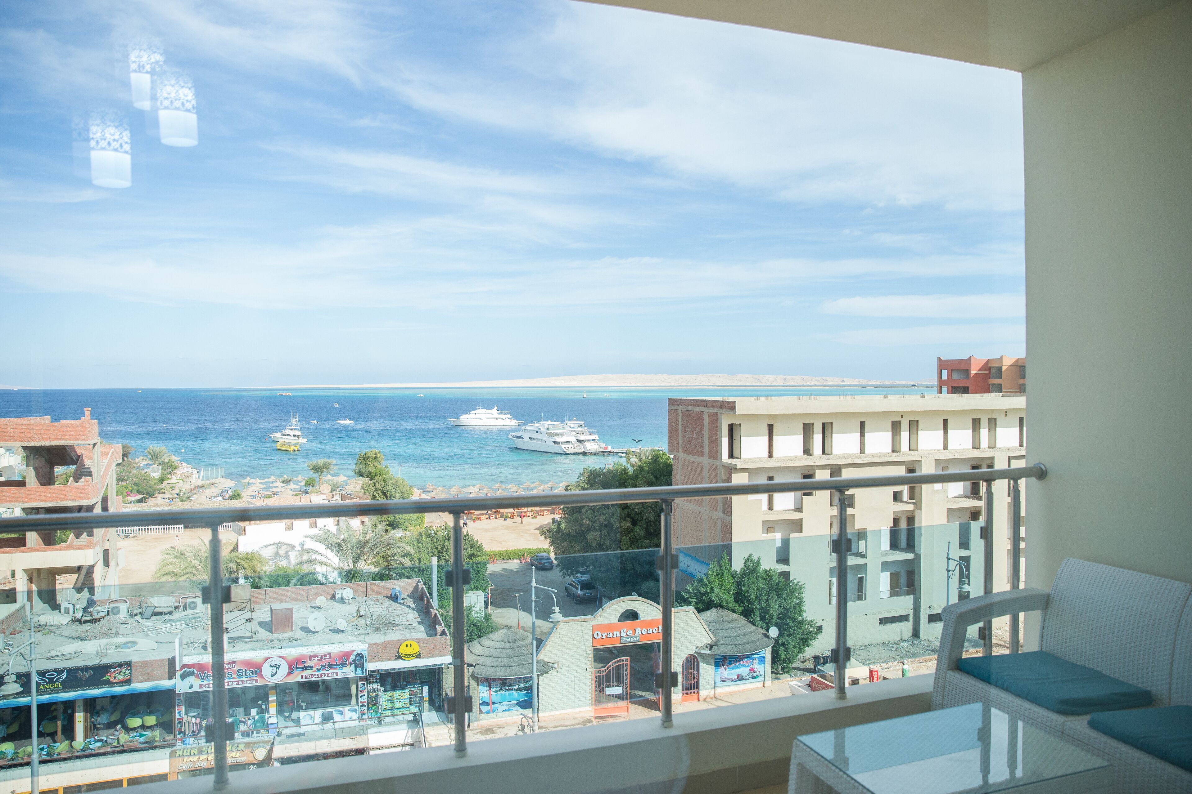 Redcon Suites 3*