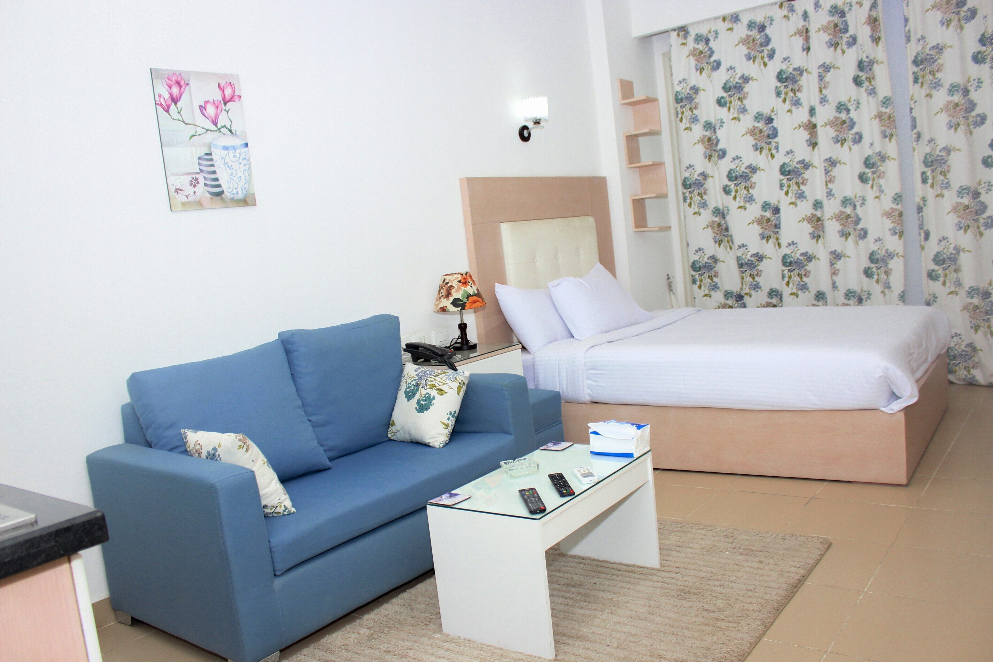 Redcon Suites 3*