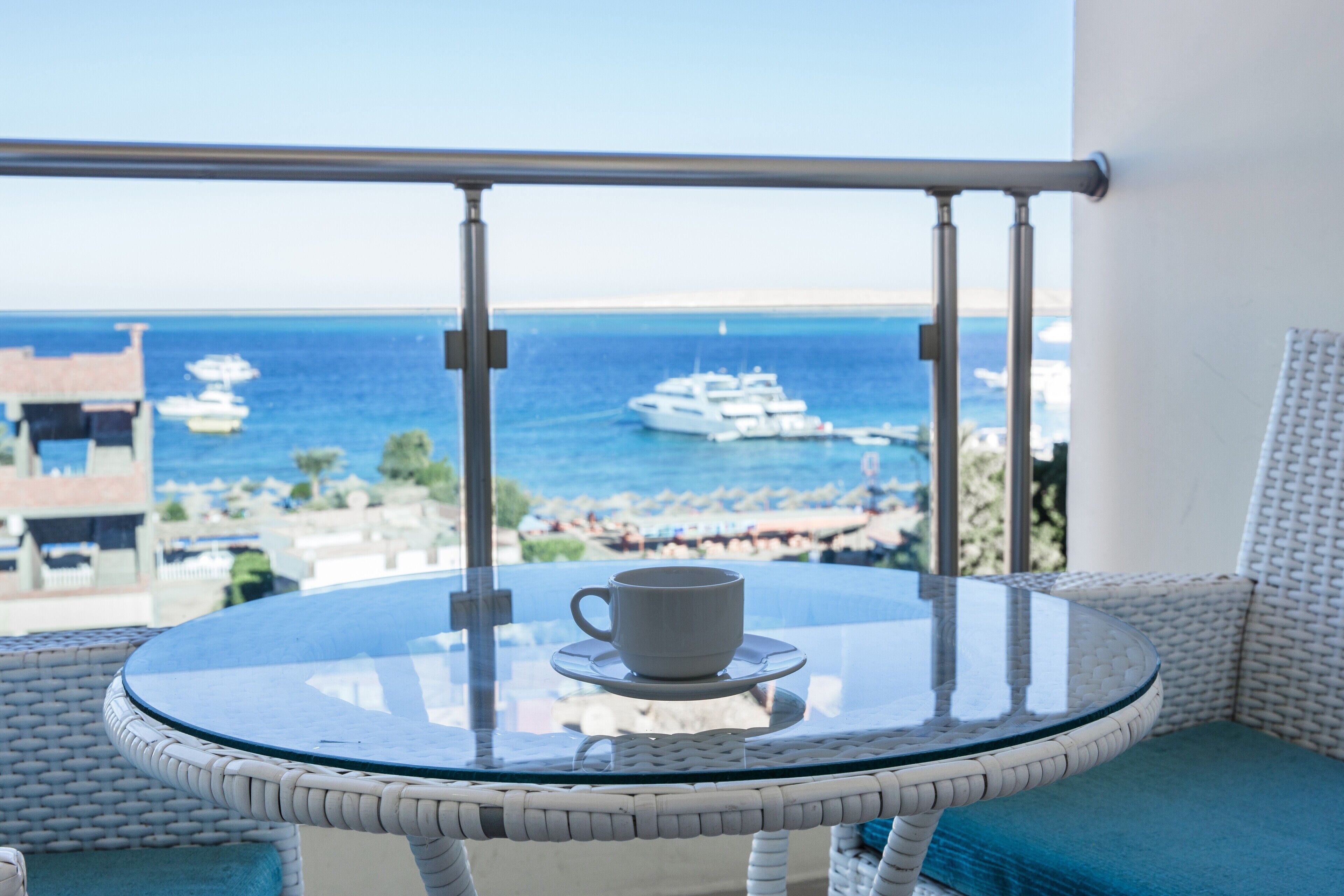 Redcon Suites 3*