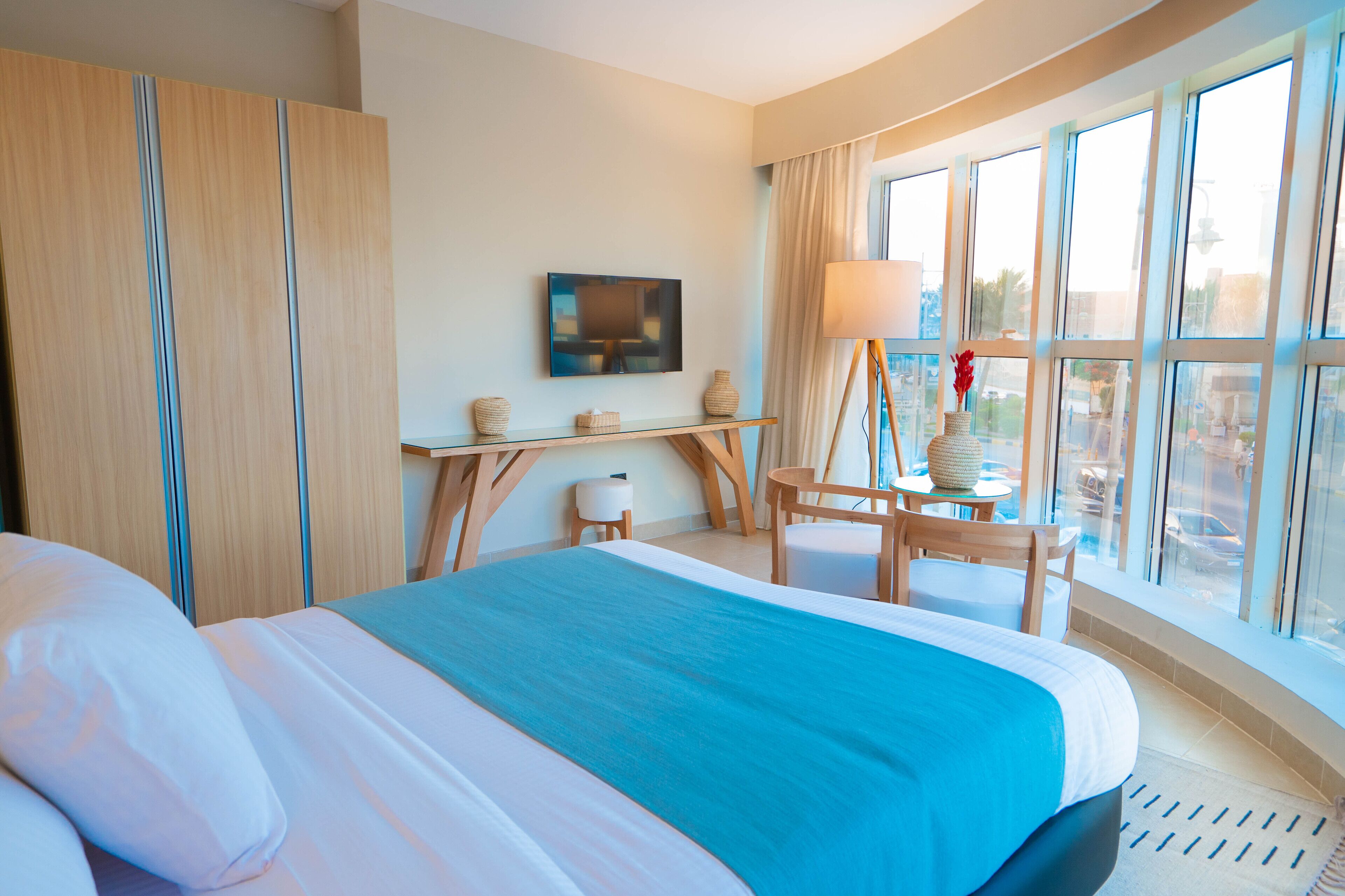 Redcon Suites 3*