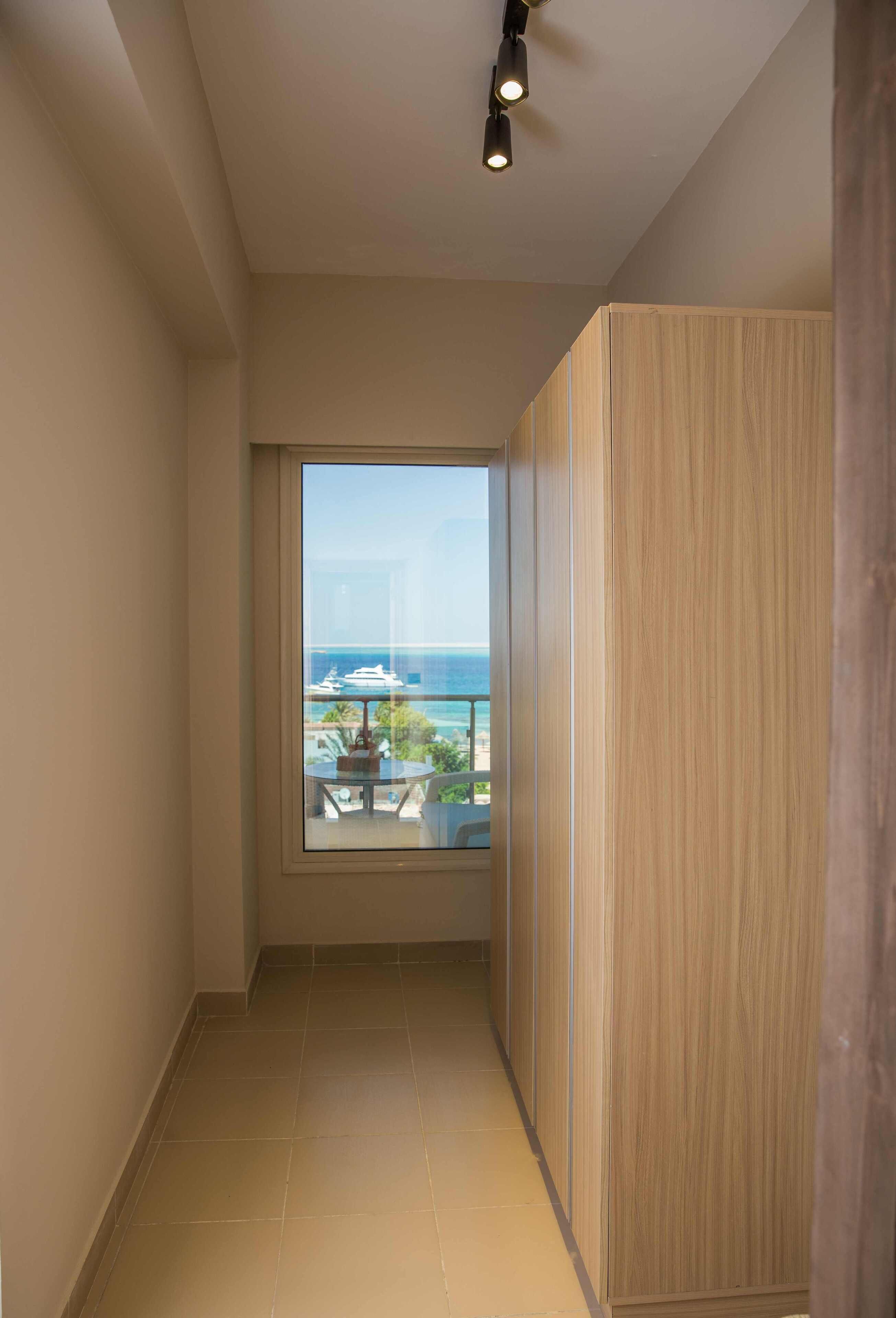 Redcon Suites 3*