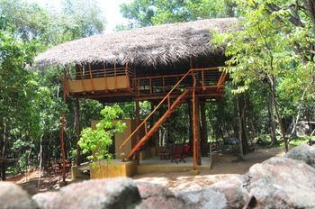 Back Of Beyond - Pidurangala 3*