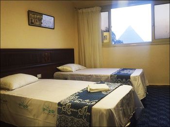 3 Pyramids View Inn 3*