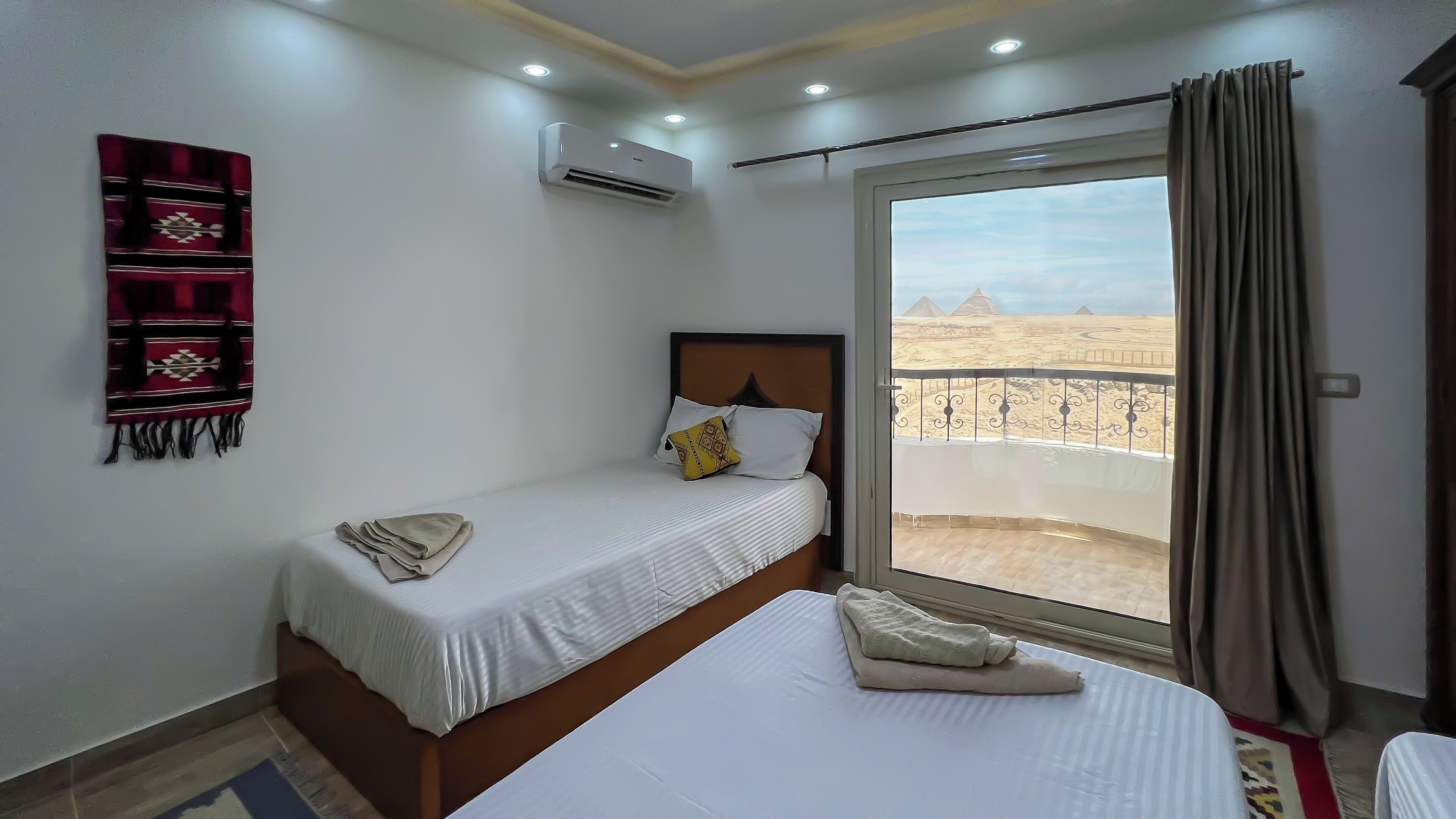 Atlantis Pyramids Inn 2*