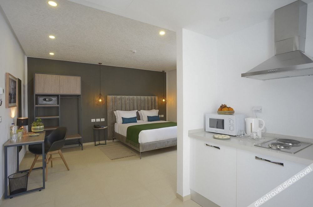 Maia Hotel Suites 0*