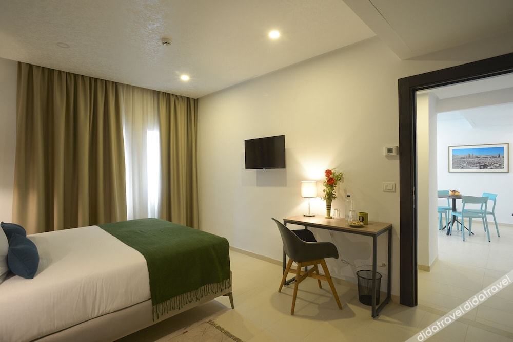 Maia Hotel Suites 0*