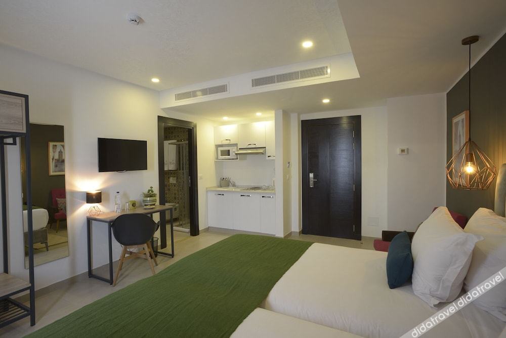Maia Hotel Suites 0*