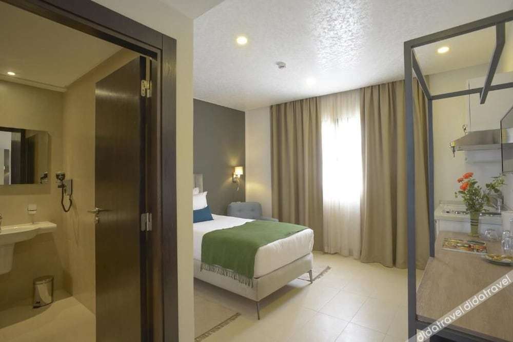 Maia Hotel Suites 0*