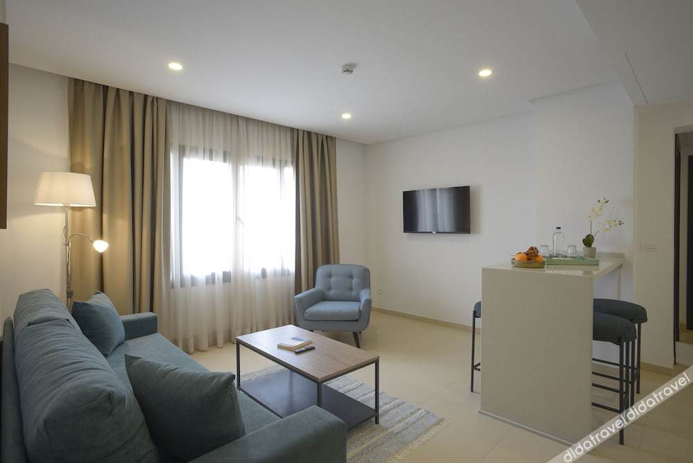 Maia Hotel Suites 0*