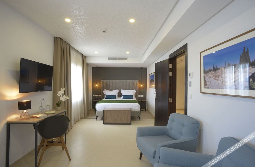 Maia Hotel Suites 0*