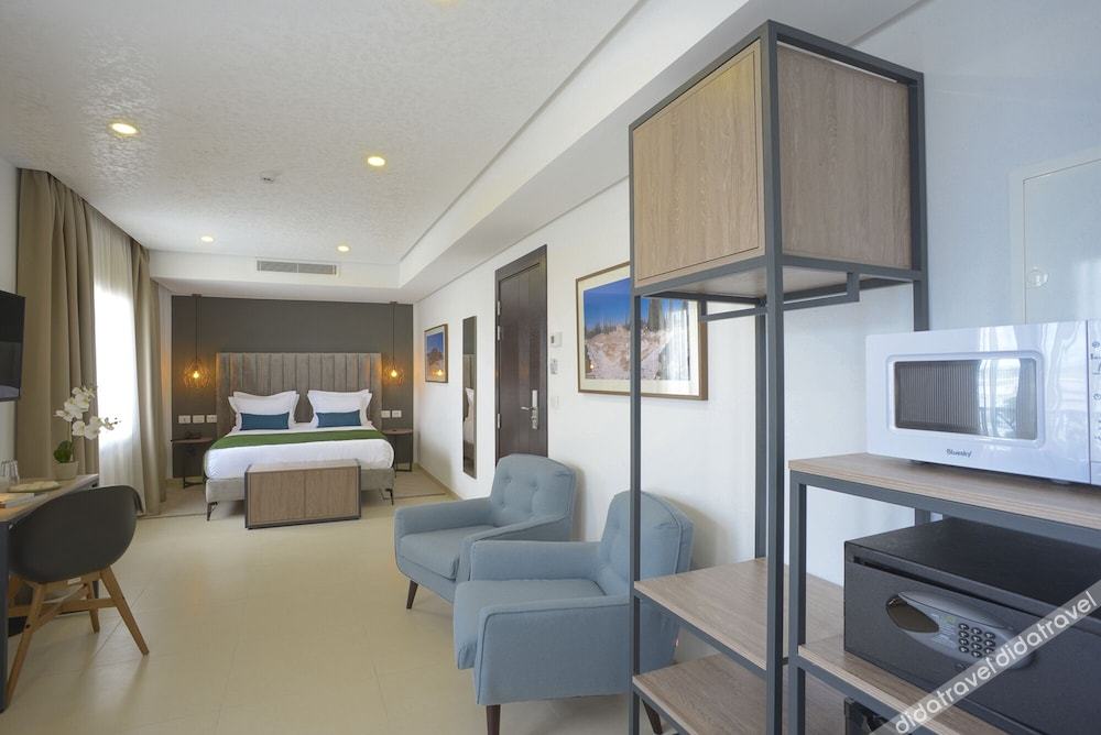 Maia Hotel Suites 0*