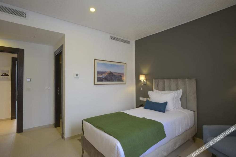 Maia Hotel Suites 0*
