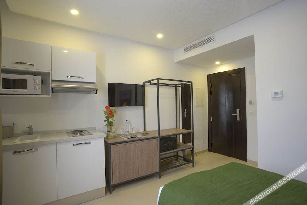 Maia Hotel Suites 0*