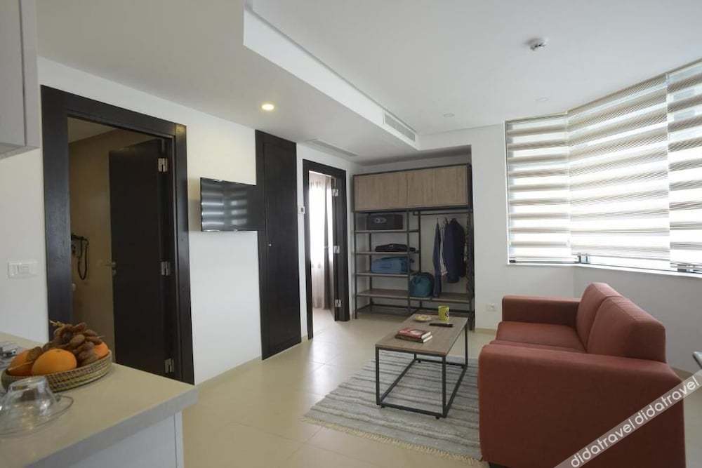 Maia Hotel Suites 0*