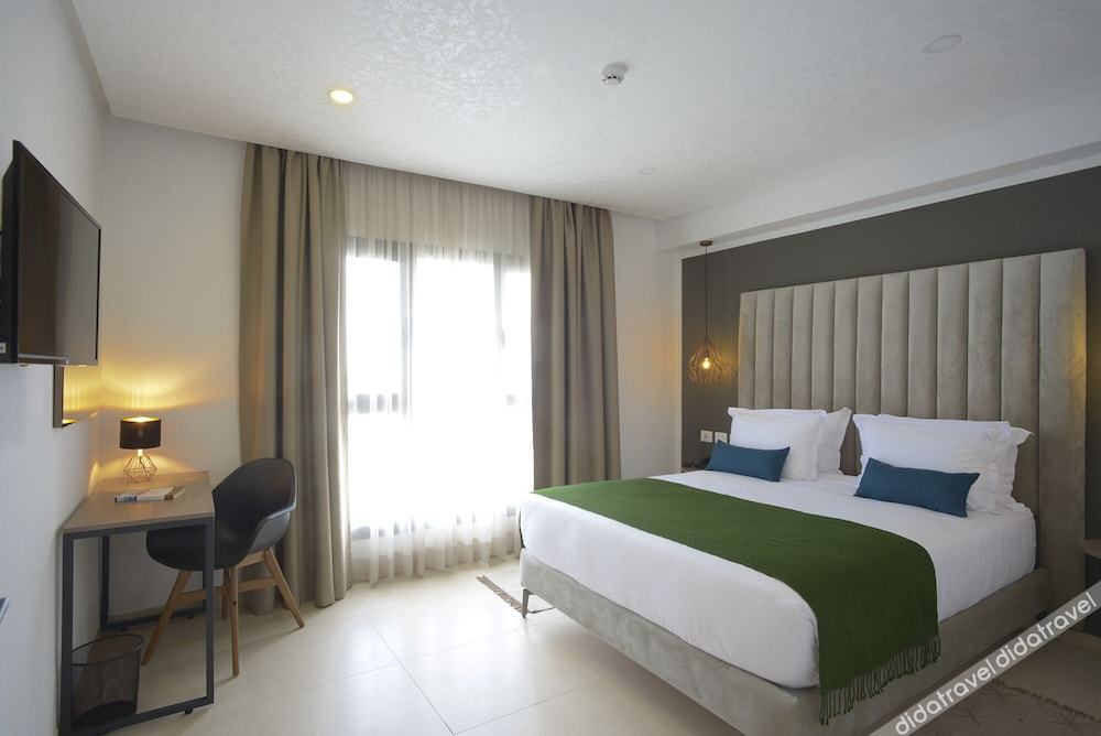 Maia Hotel Suites 0*