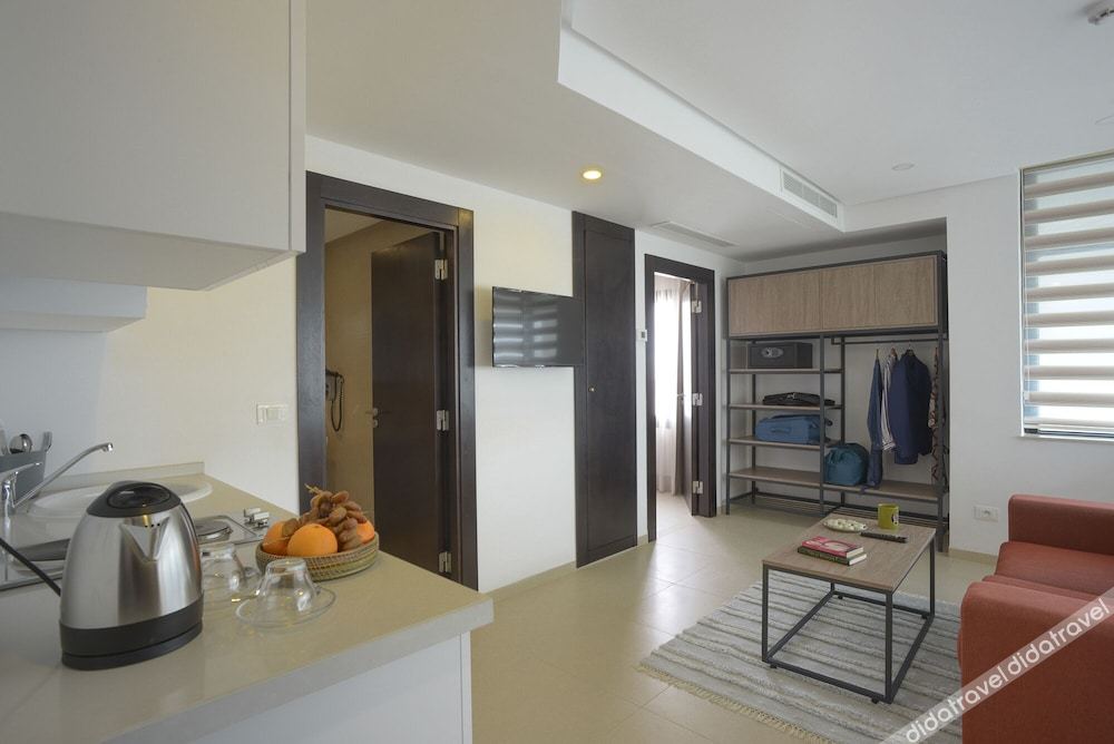 Maia Hotel Suites 0*