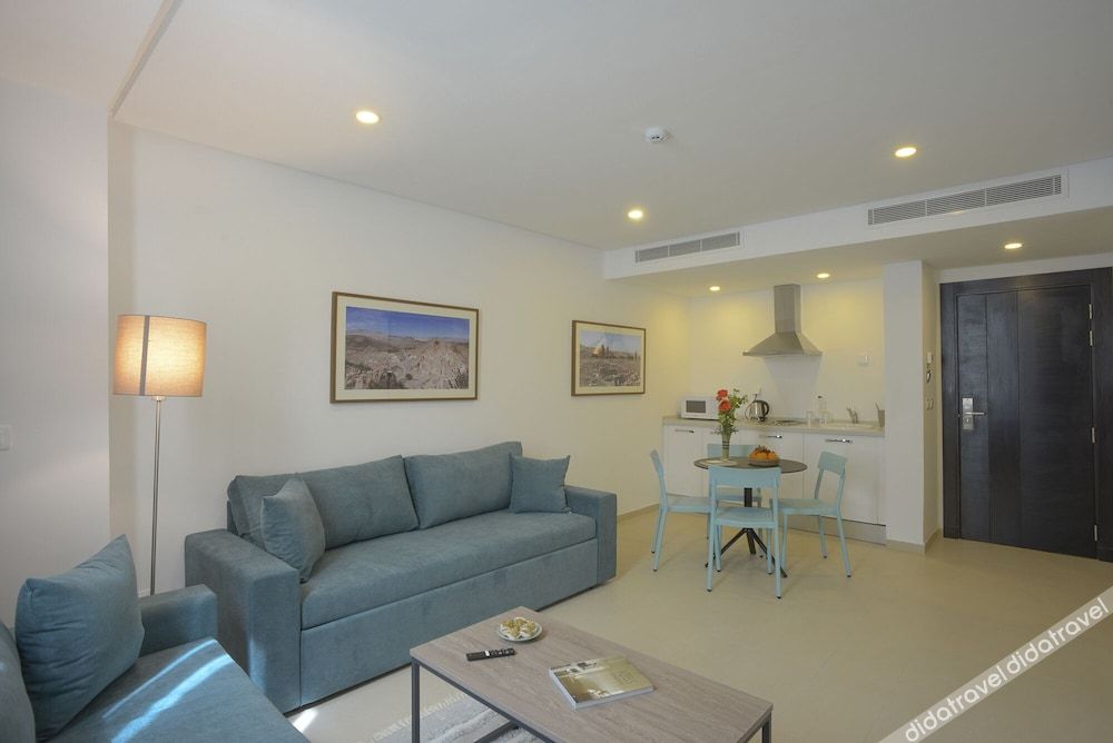 Maia Hotel Suites 0*