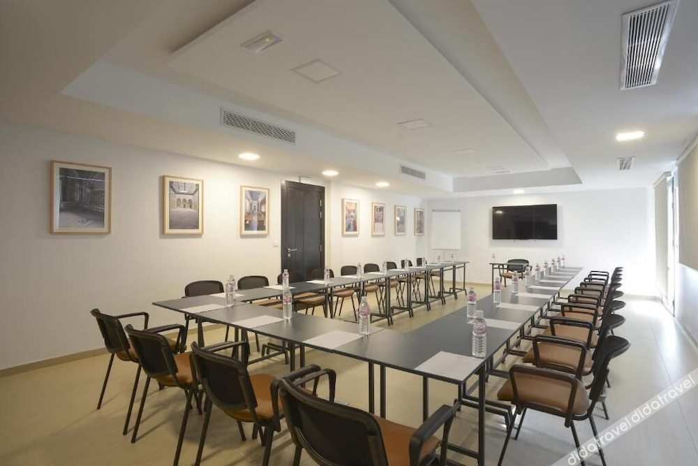 Maia Hotel Suites 0*
