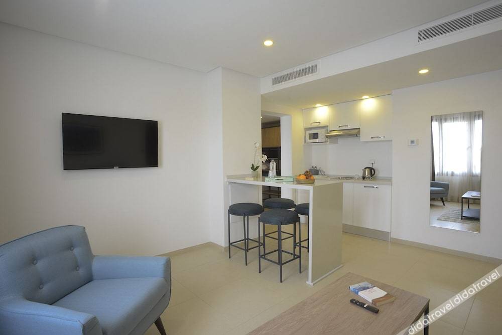 Maia Hotel Suites 0*