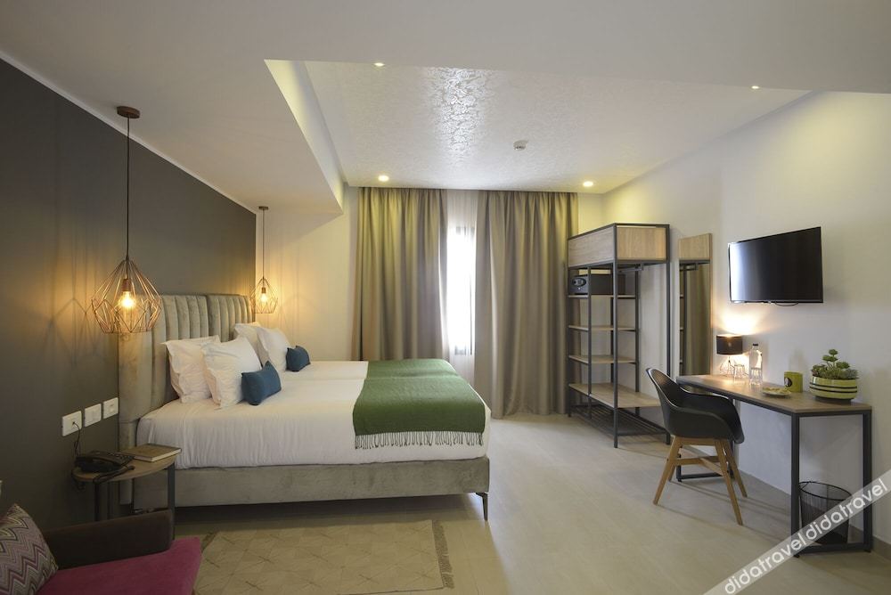 Maia Hotel Suites 0*