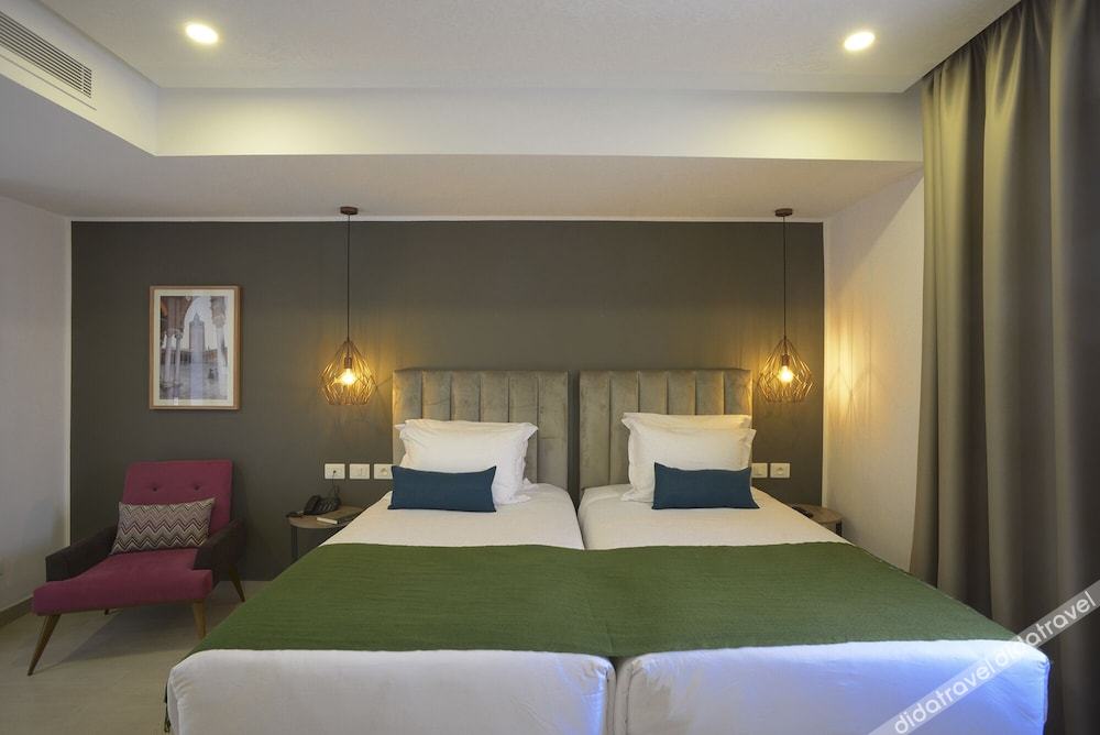 Maia Hotel Suites 0*